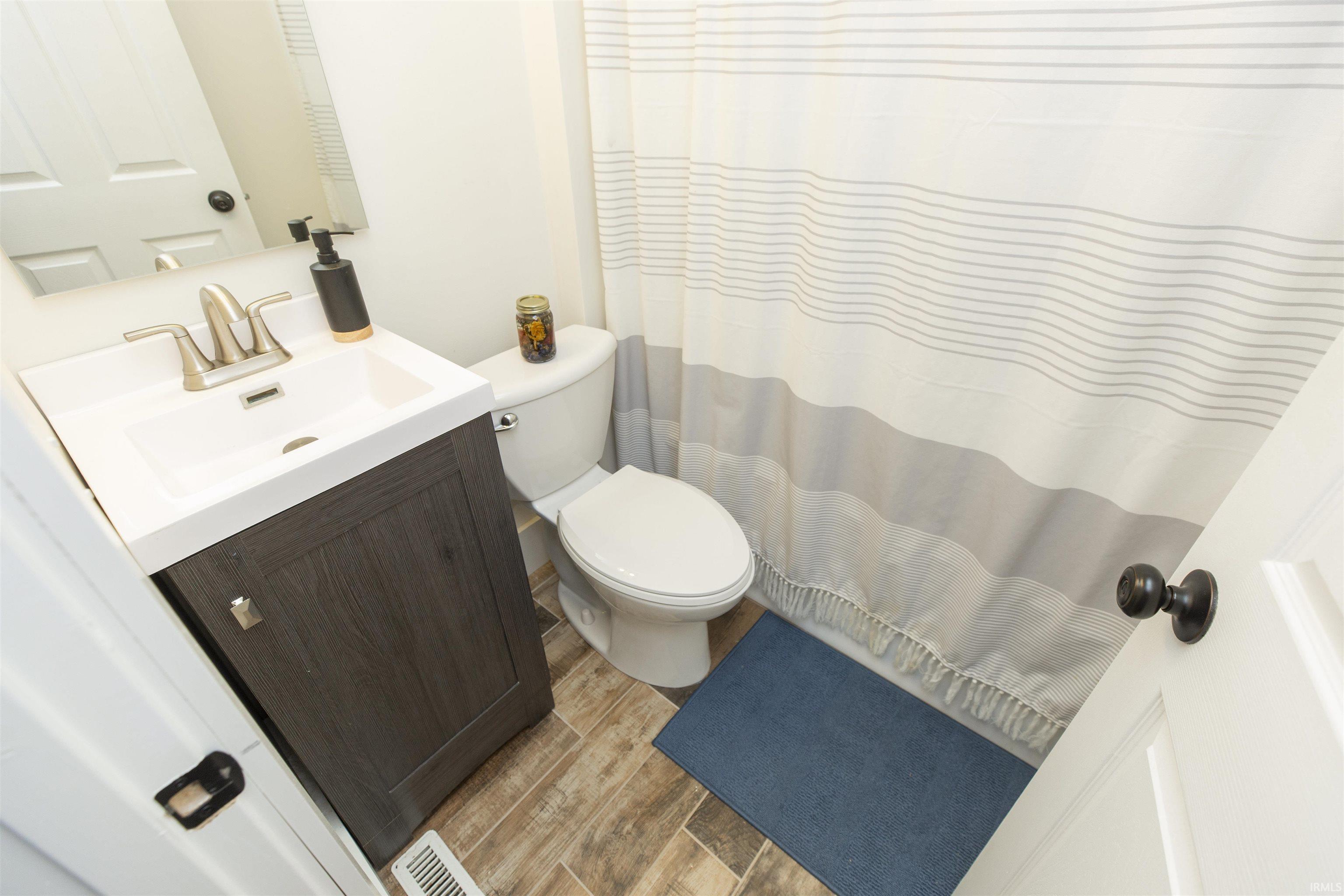 214 E Woodside Street