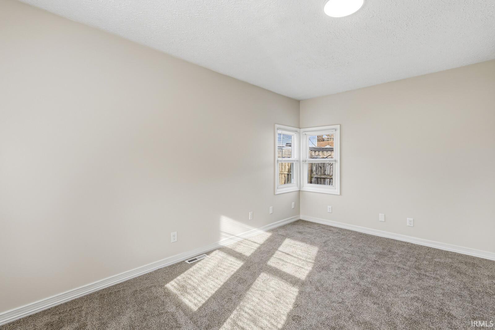 1002 E Broadway Street