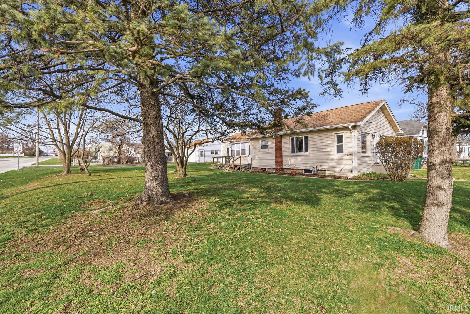 1002 E Broadway Street