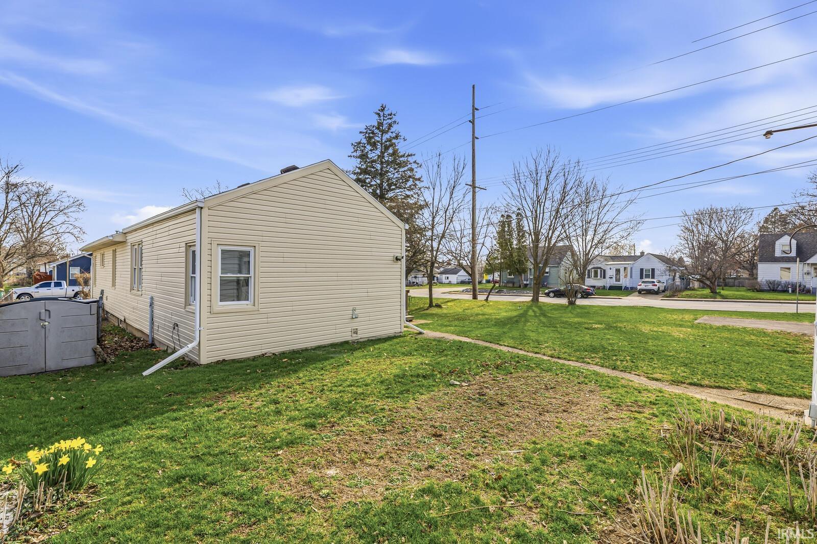 1002 E Broadway Street