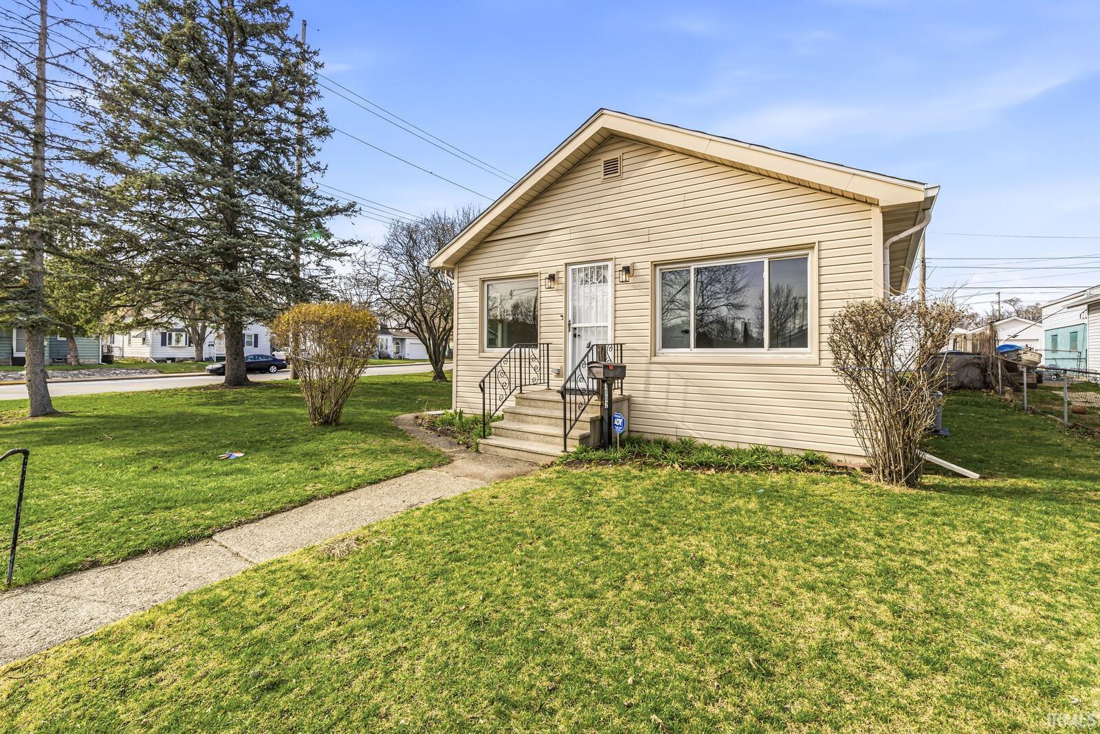 1002 E Broadway Street