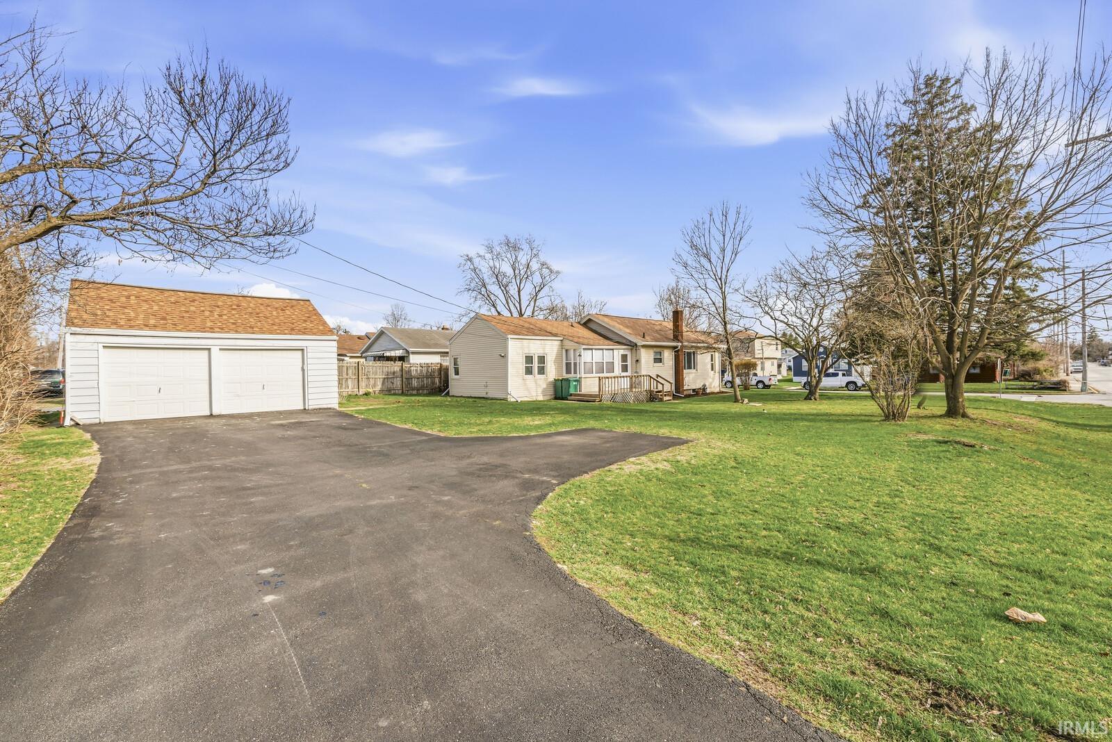 1002 E Broadway Street