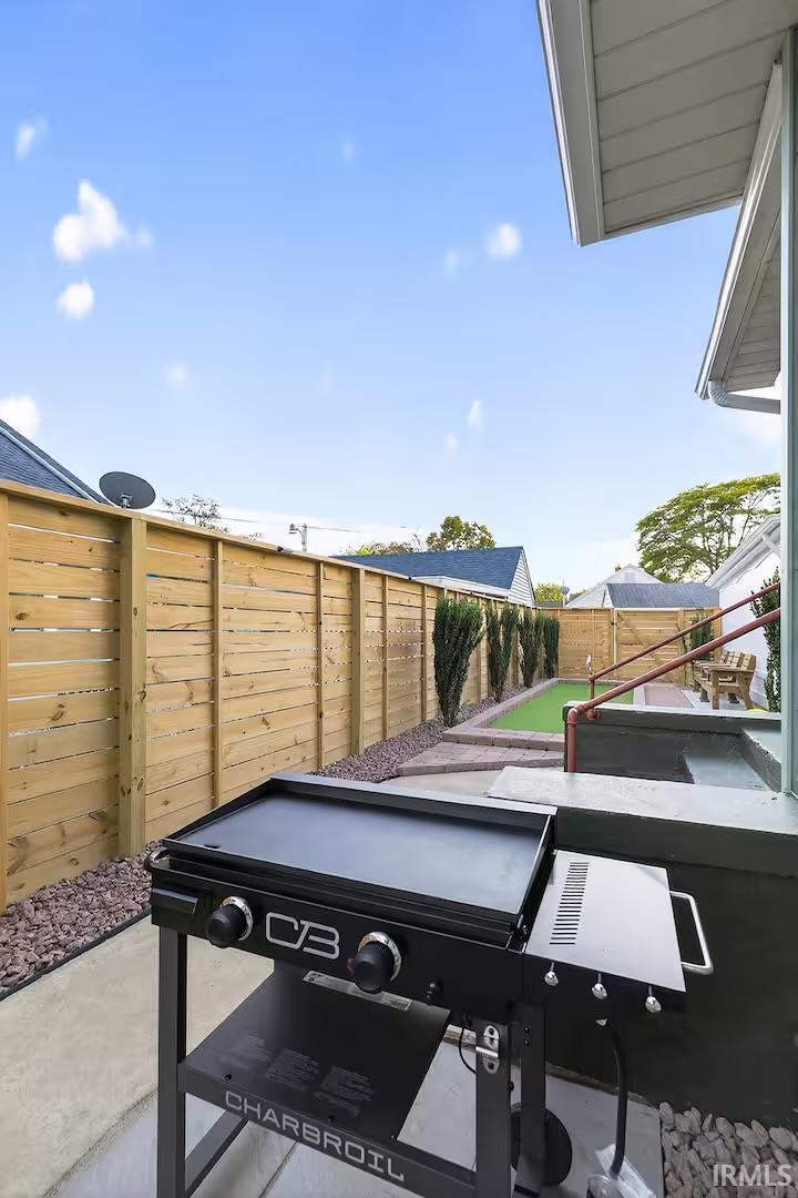 1933 Inglewood Place