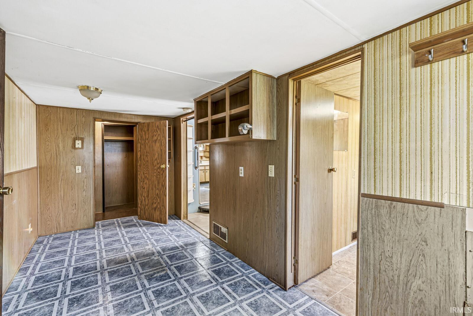 521 E Lincioln Street