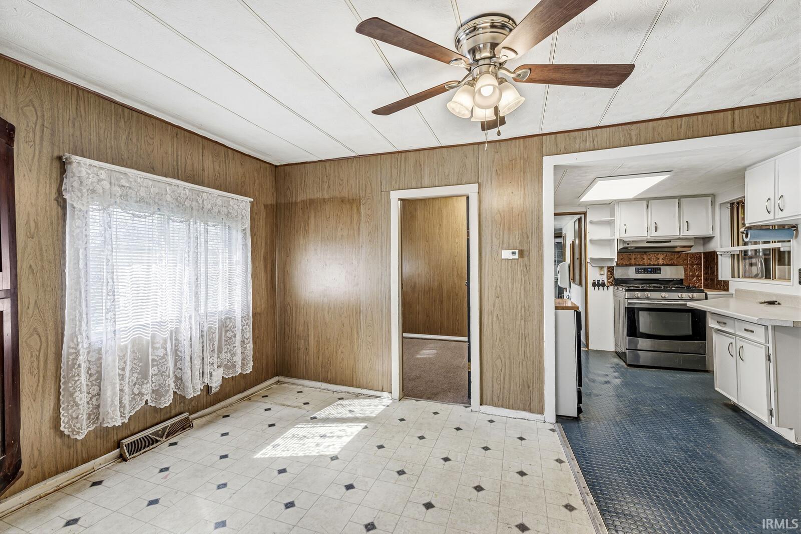 521 E Lincioln Street