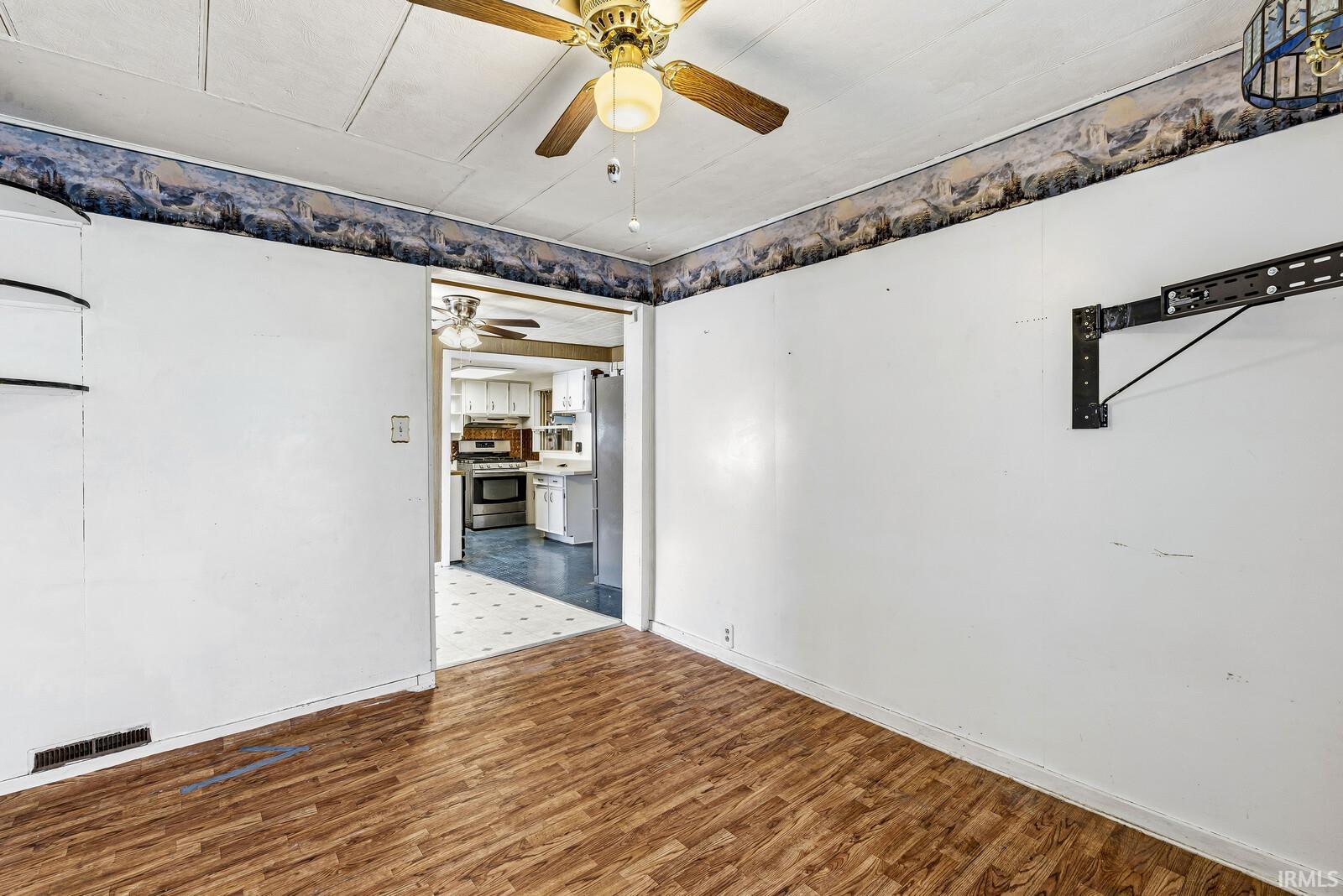 521 E Lincioln Street