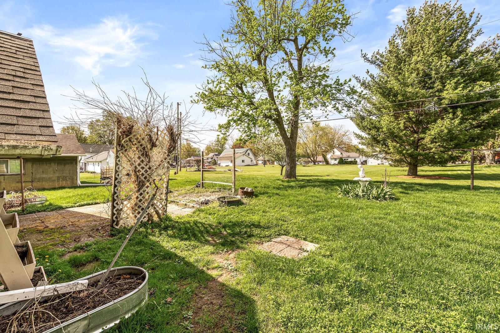 521 E Lincioln Street