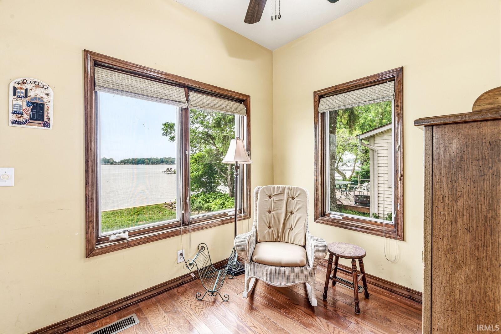 3717 Lakeshore Drive