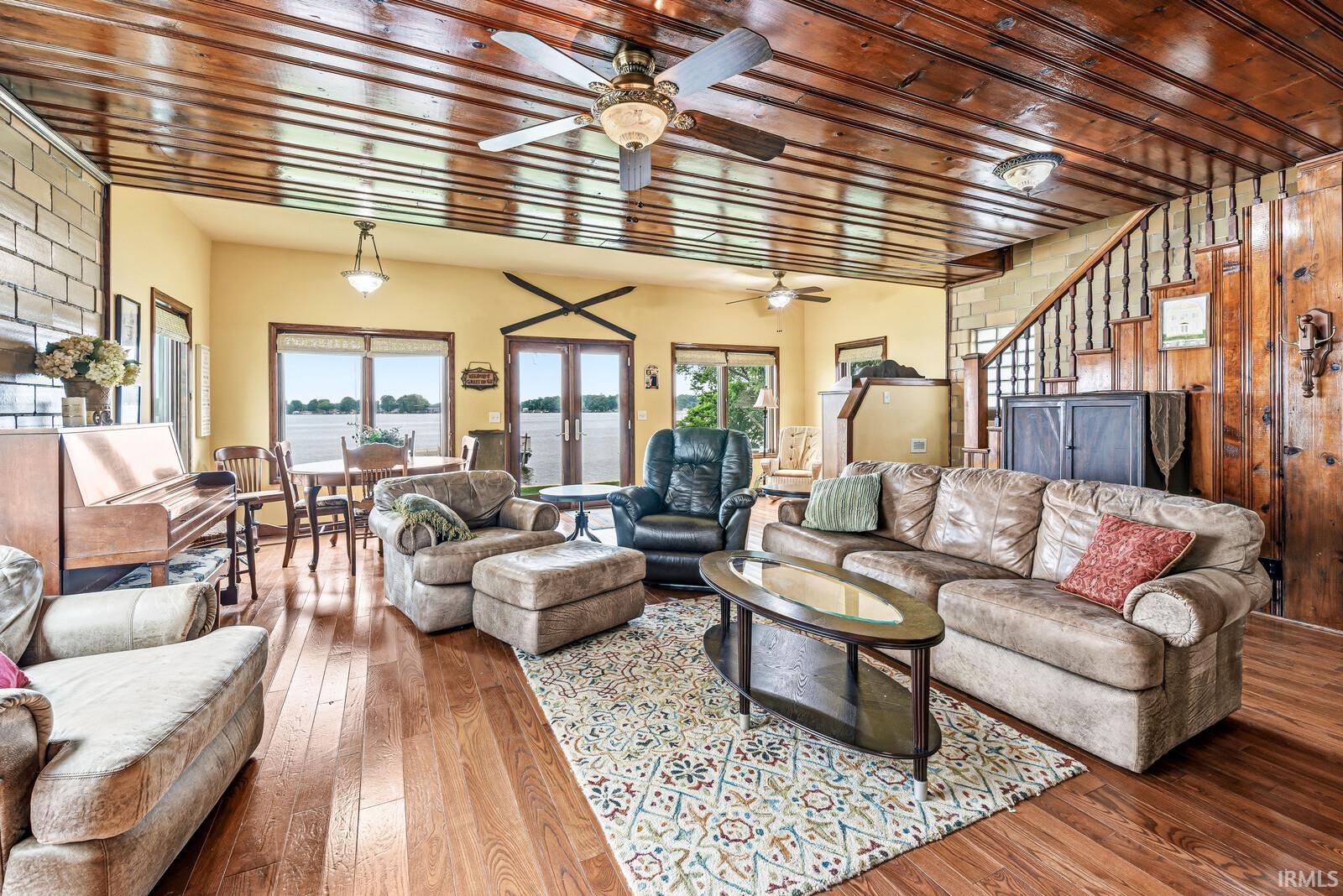 3717 Lakeshore Drive