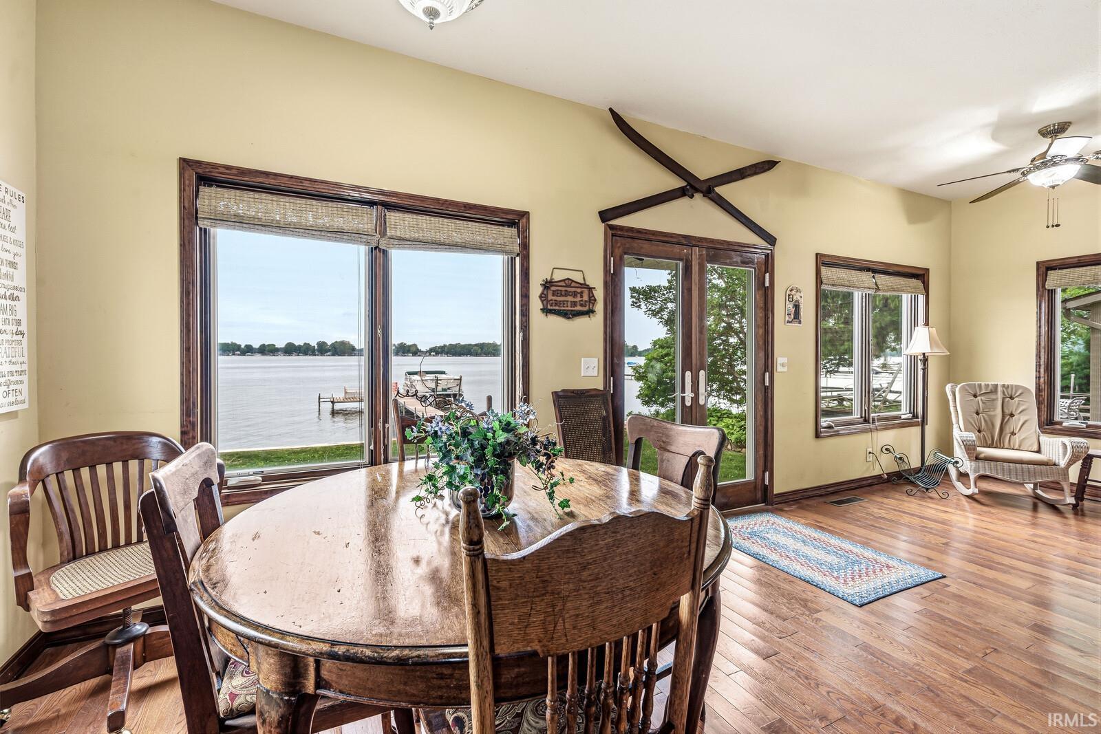 3717 Lakeshore Drive