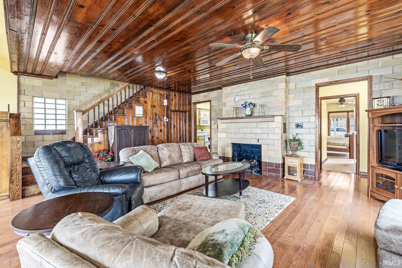 3717 Lakeshore Drive