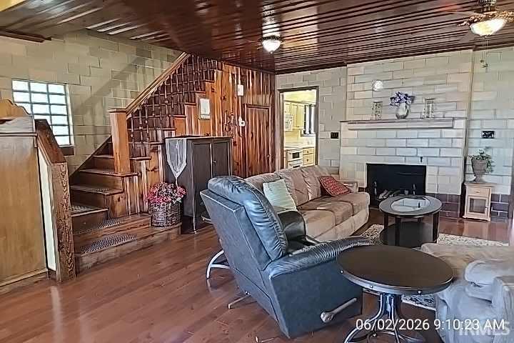 3717 Lakeshore Drive