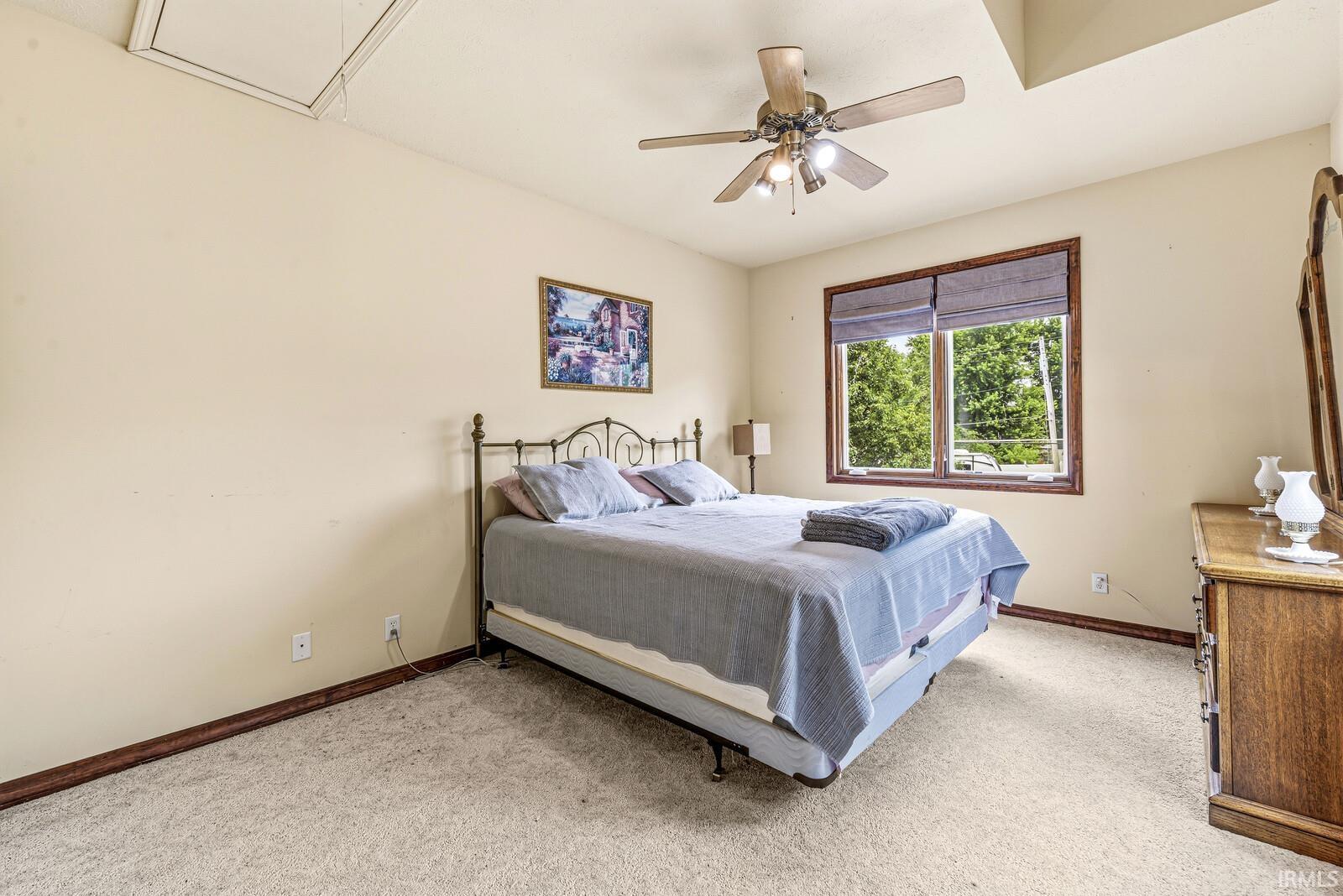 3717 Lakeshore Drive