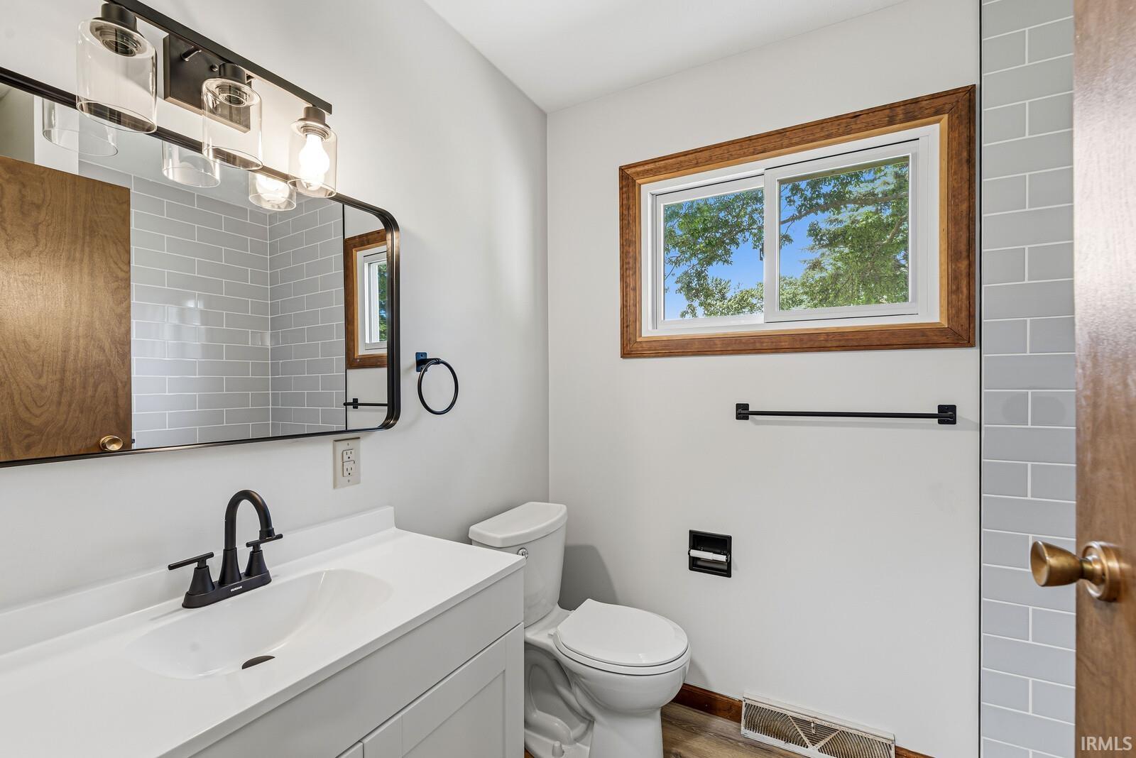 5611 Cape Cod Lane