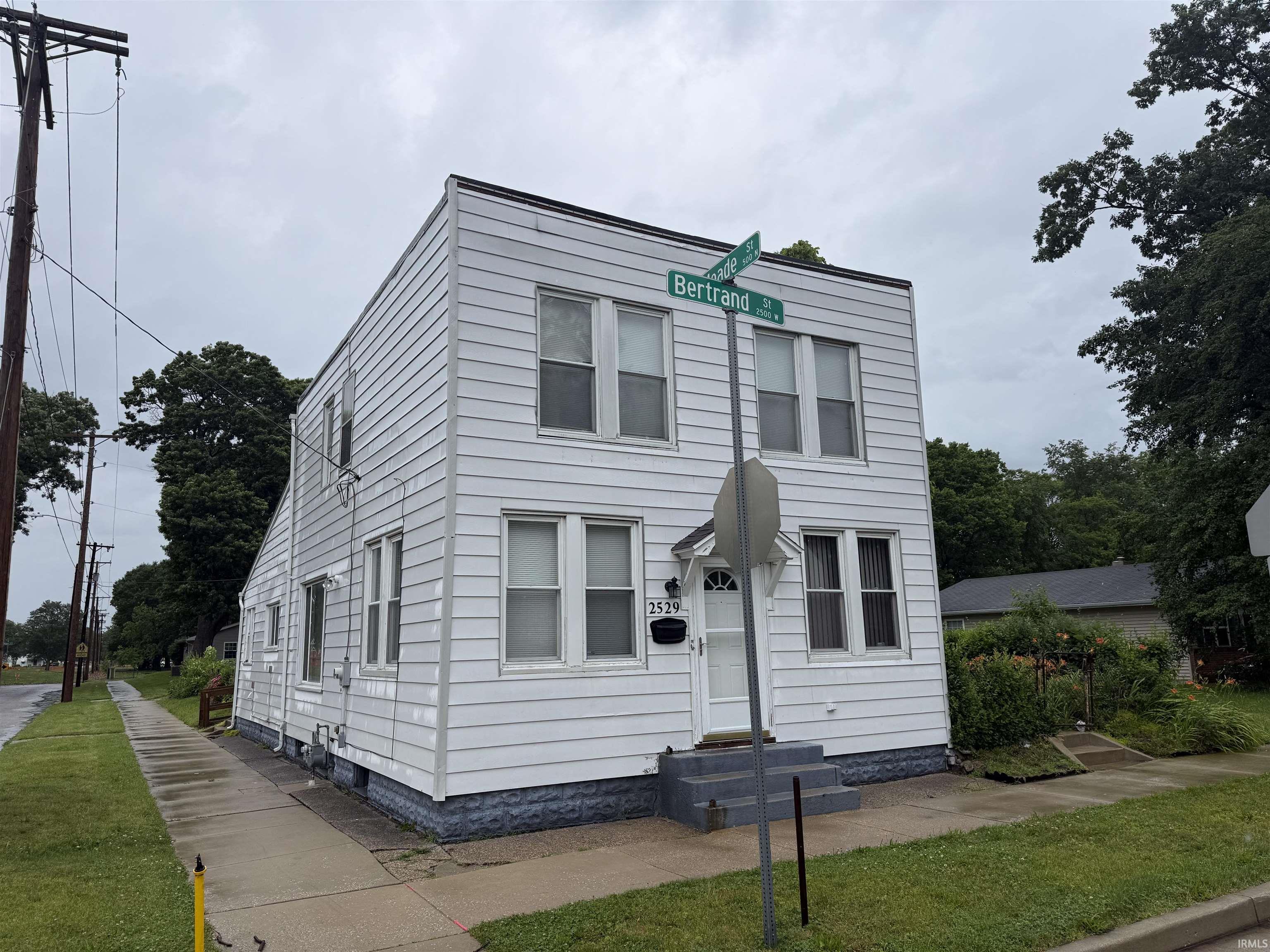 2529 Bertrand Street