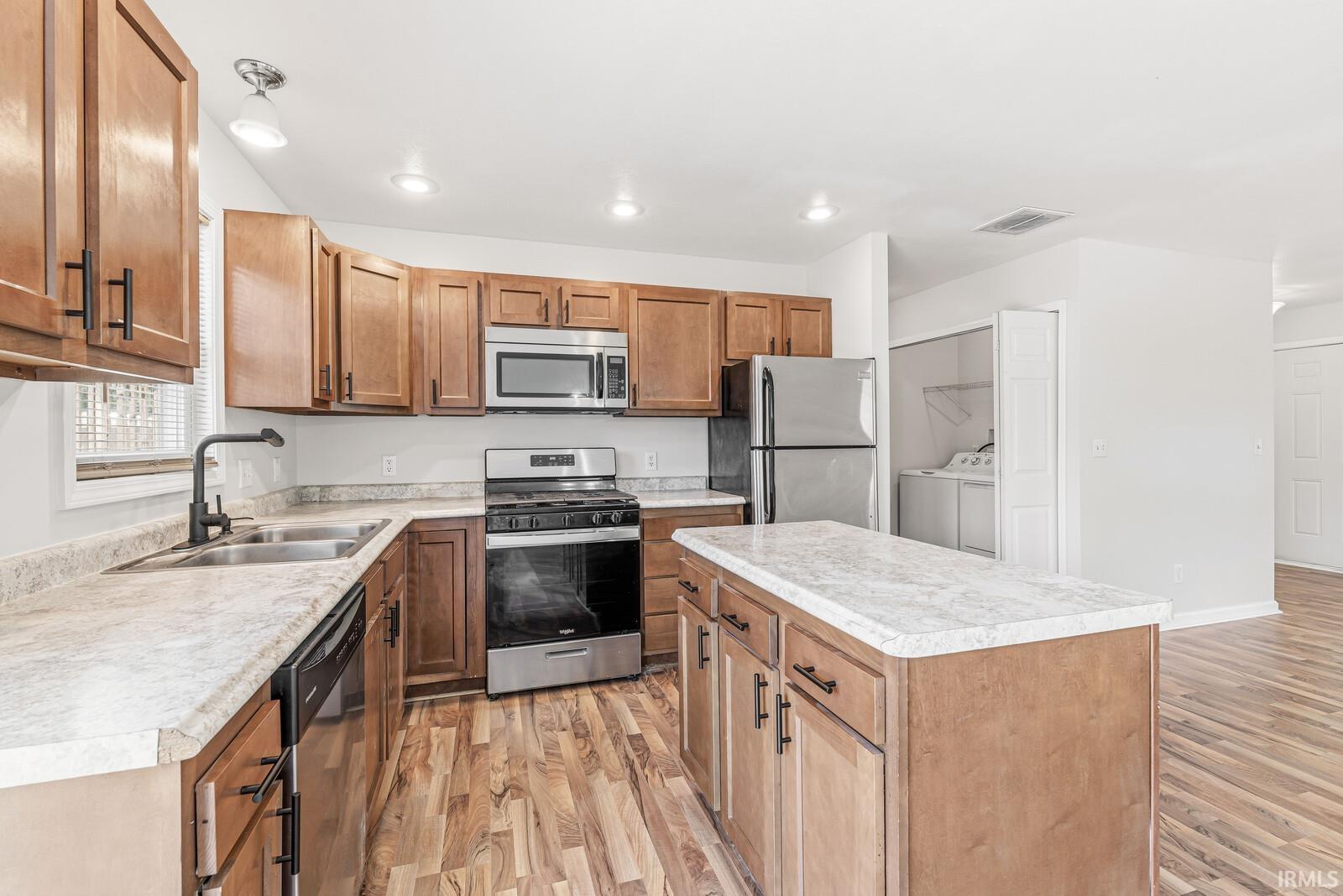 3229 Kent Lane