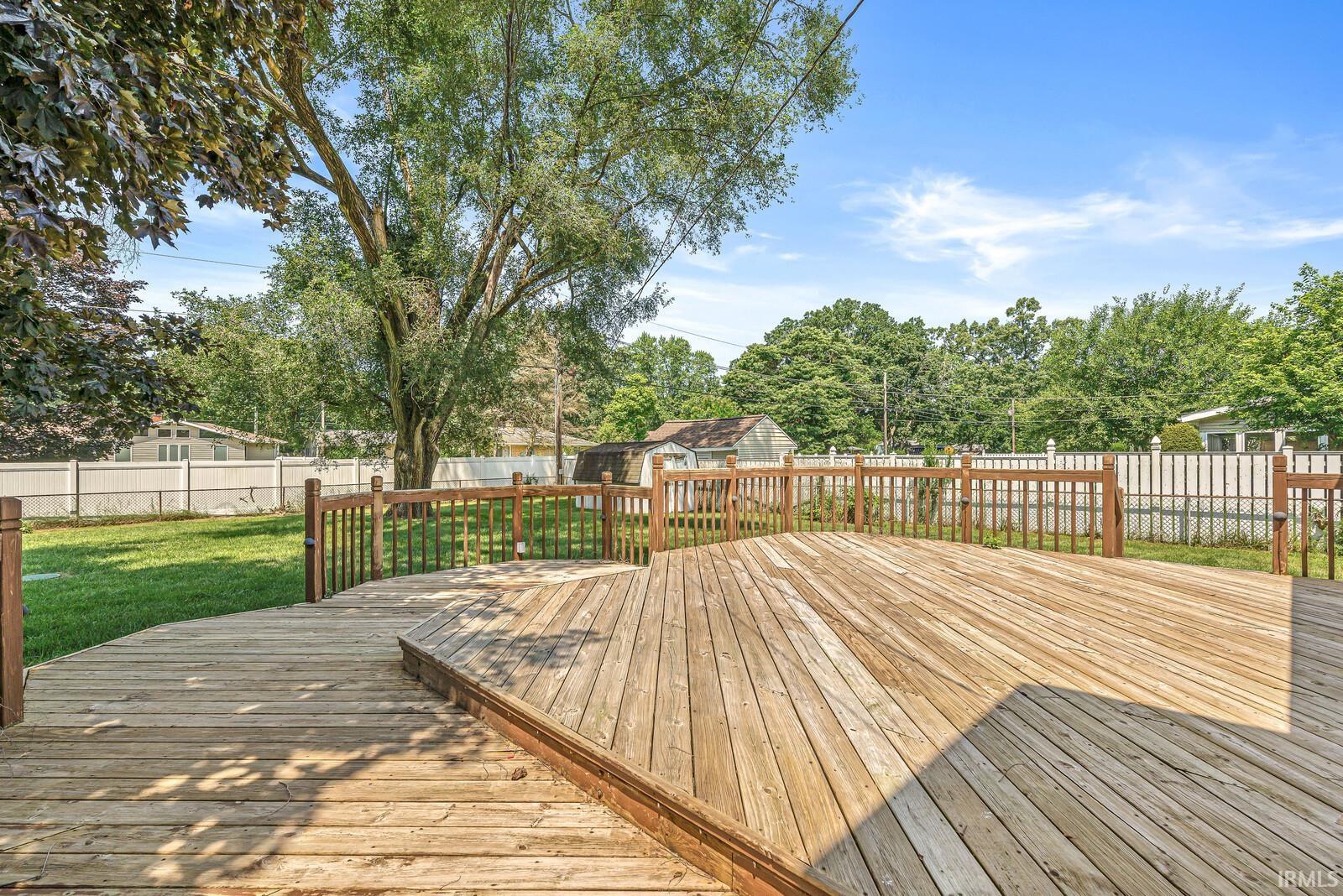 52823 W Cypress Circle