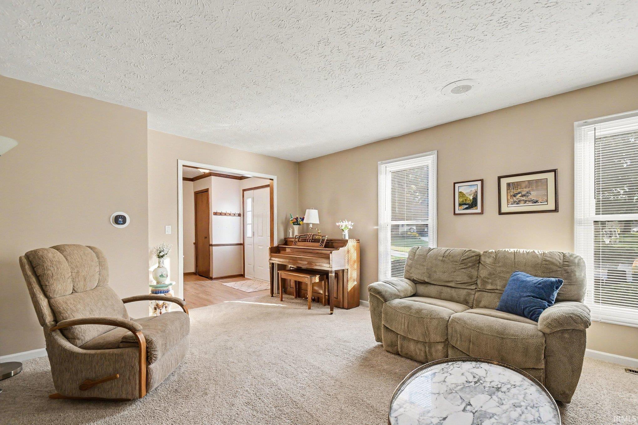 2717 Belknap Lane