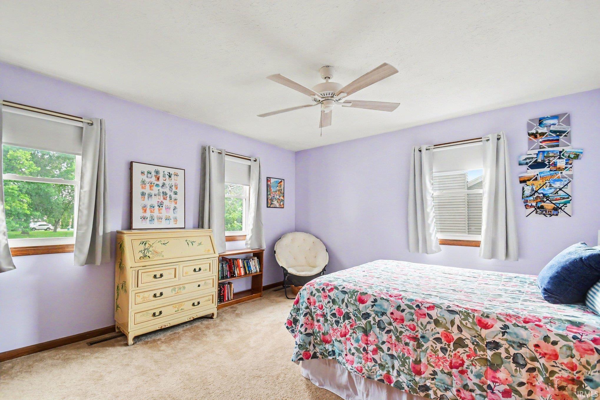 2717 Belknap Lane