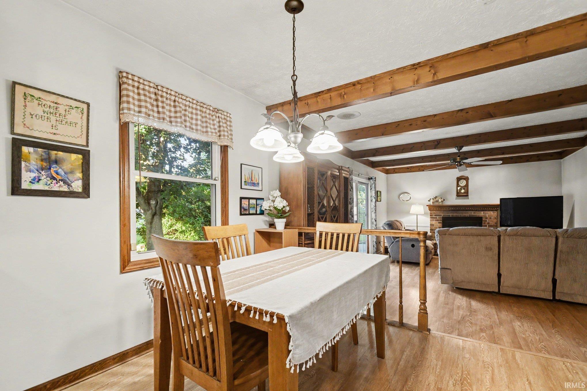 2717 Belknap Lane