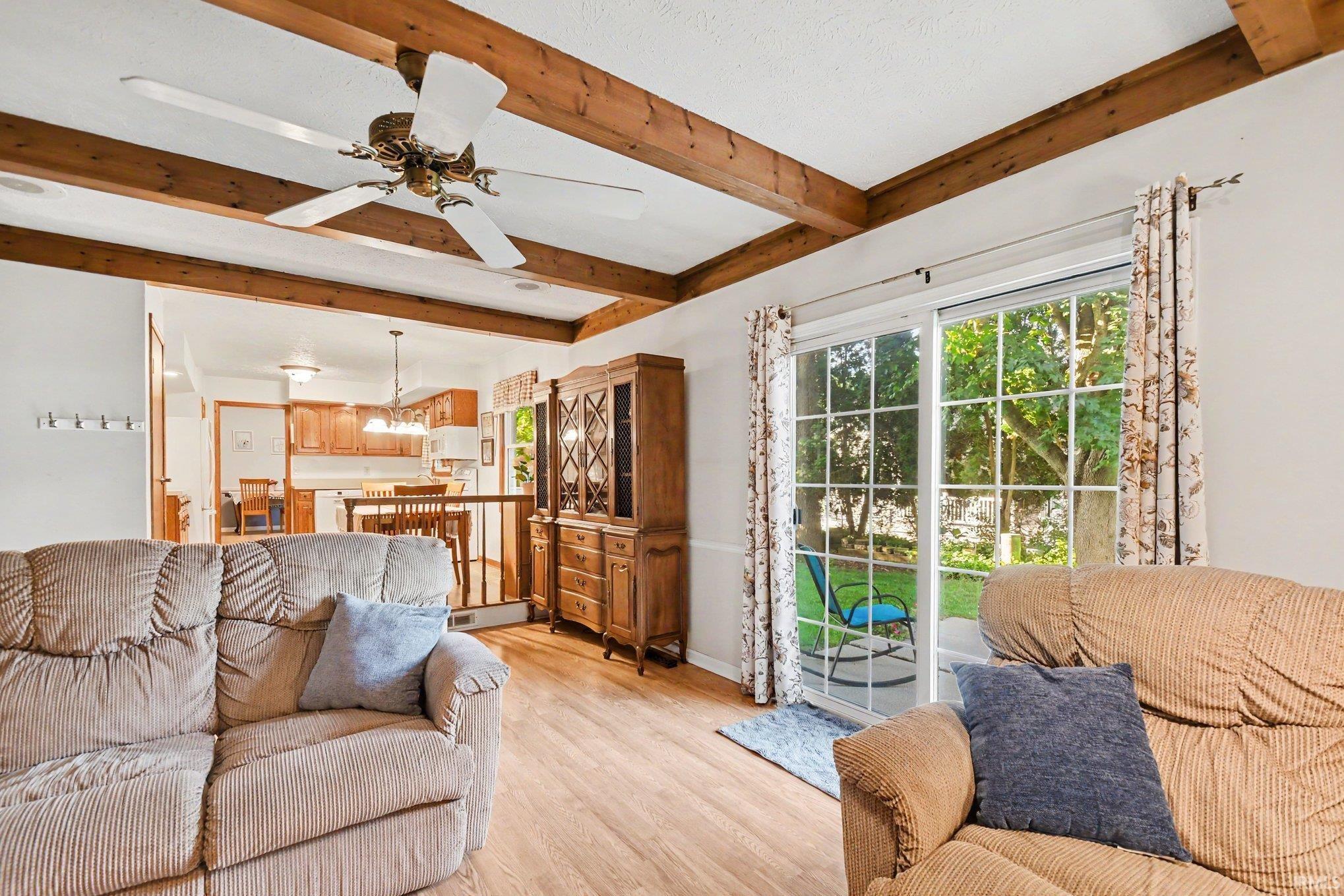 2717 Belknap Lane