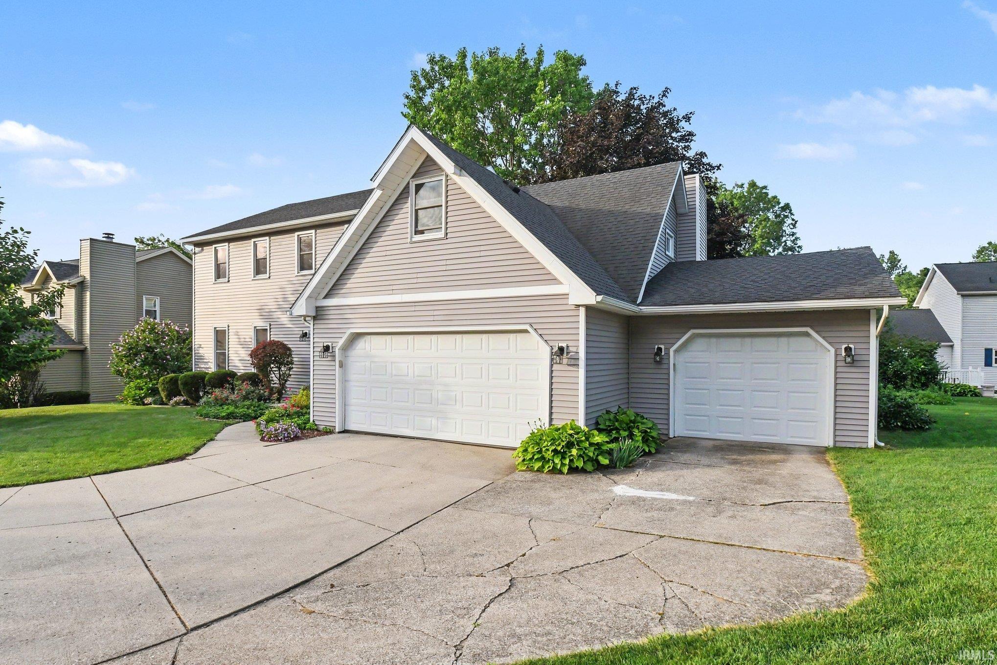2717 Belknap Lane