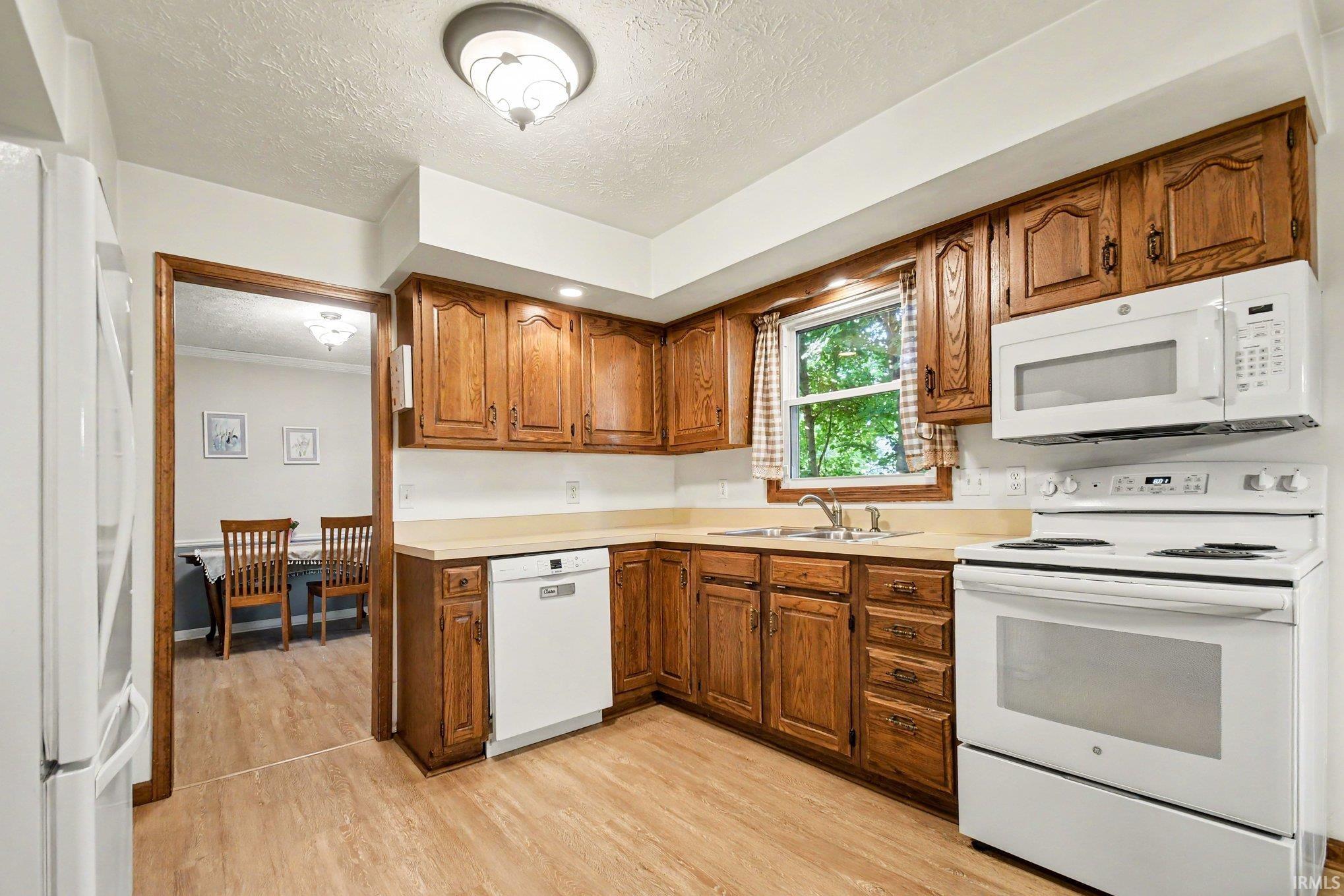 2717 Belknap Lane