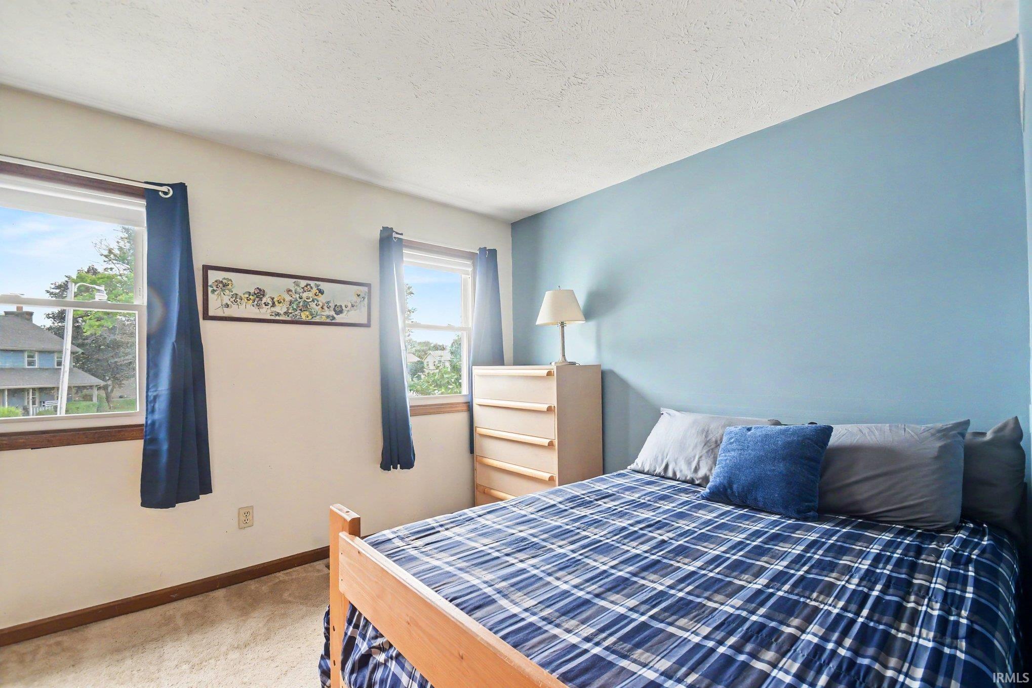 2717 Belknap Lane