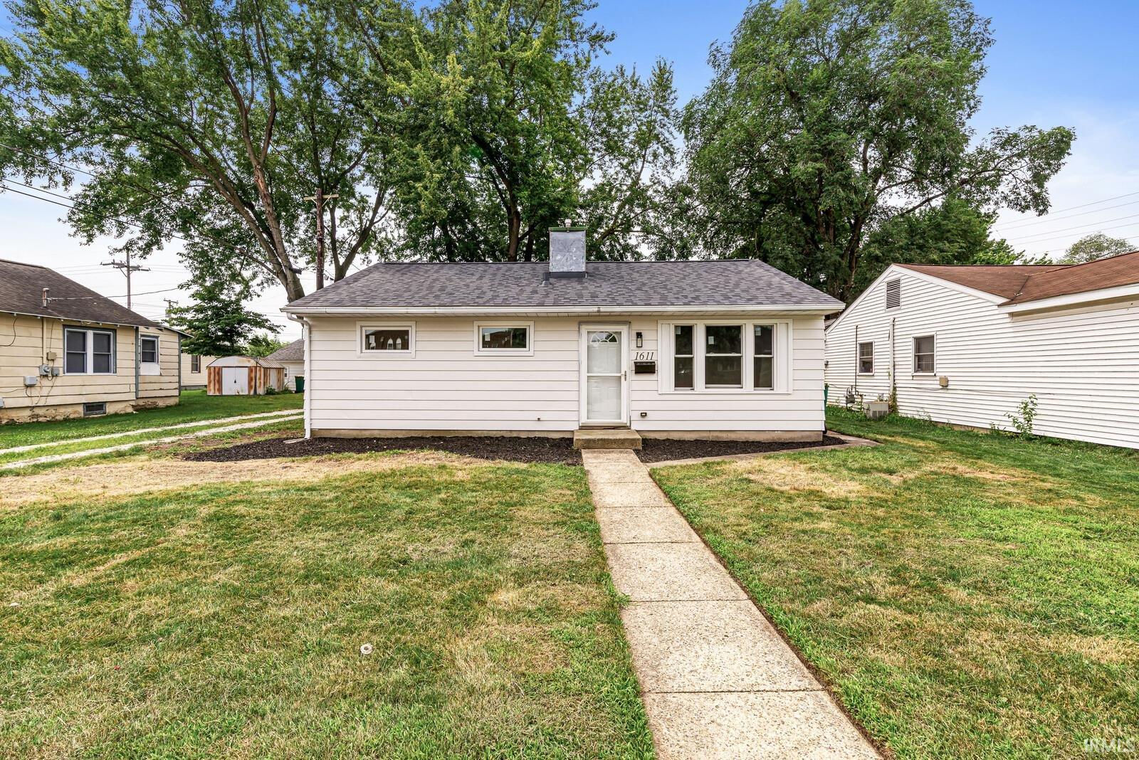 1611 E 4th Street