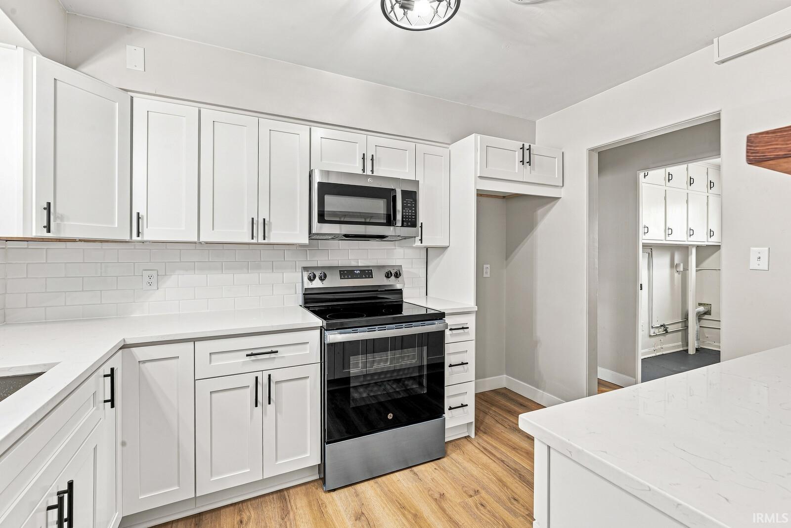 102 S Greenlawn Avenue