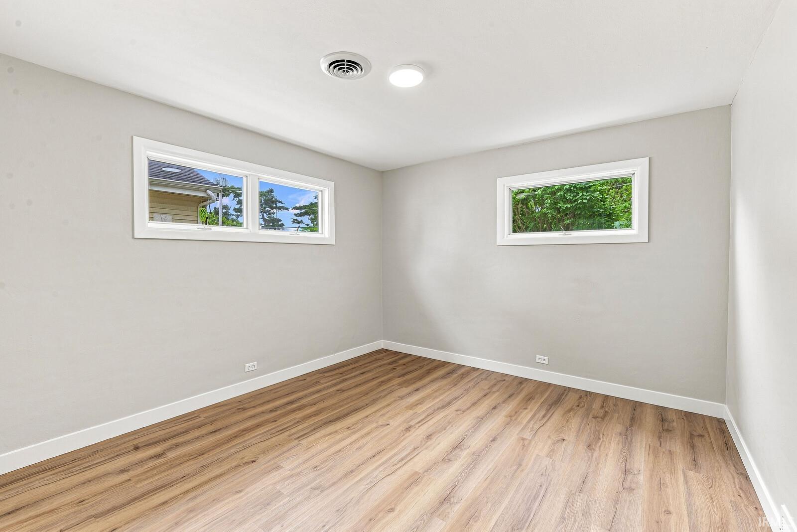 102 S Greenlawn Avenue