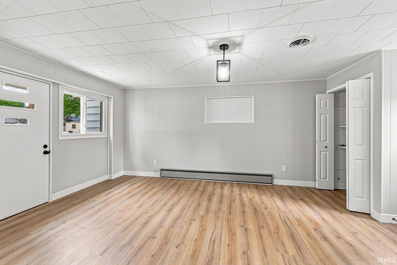102 S Greenlawn Avenue