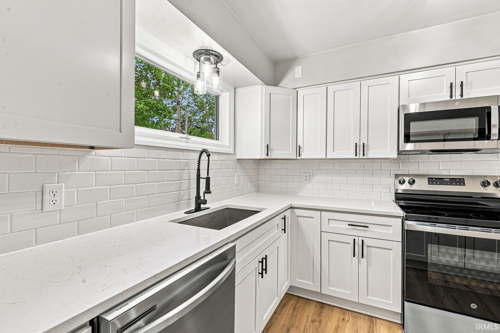 102 S Greenlawn Avenue