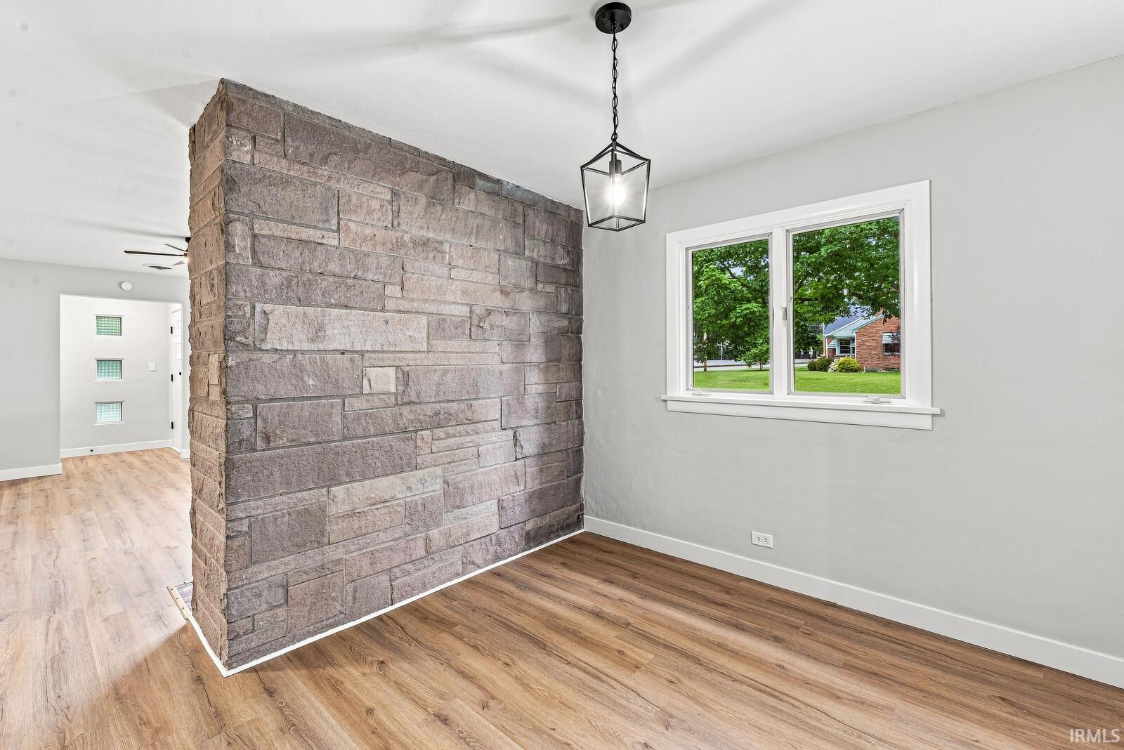 102 S Greenlawn Avenue