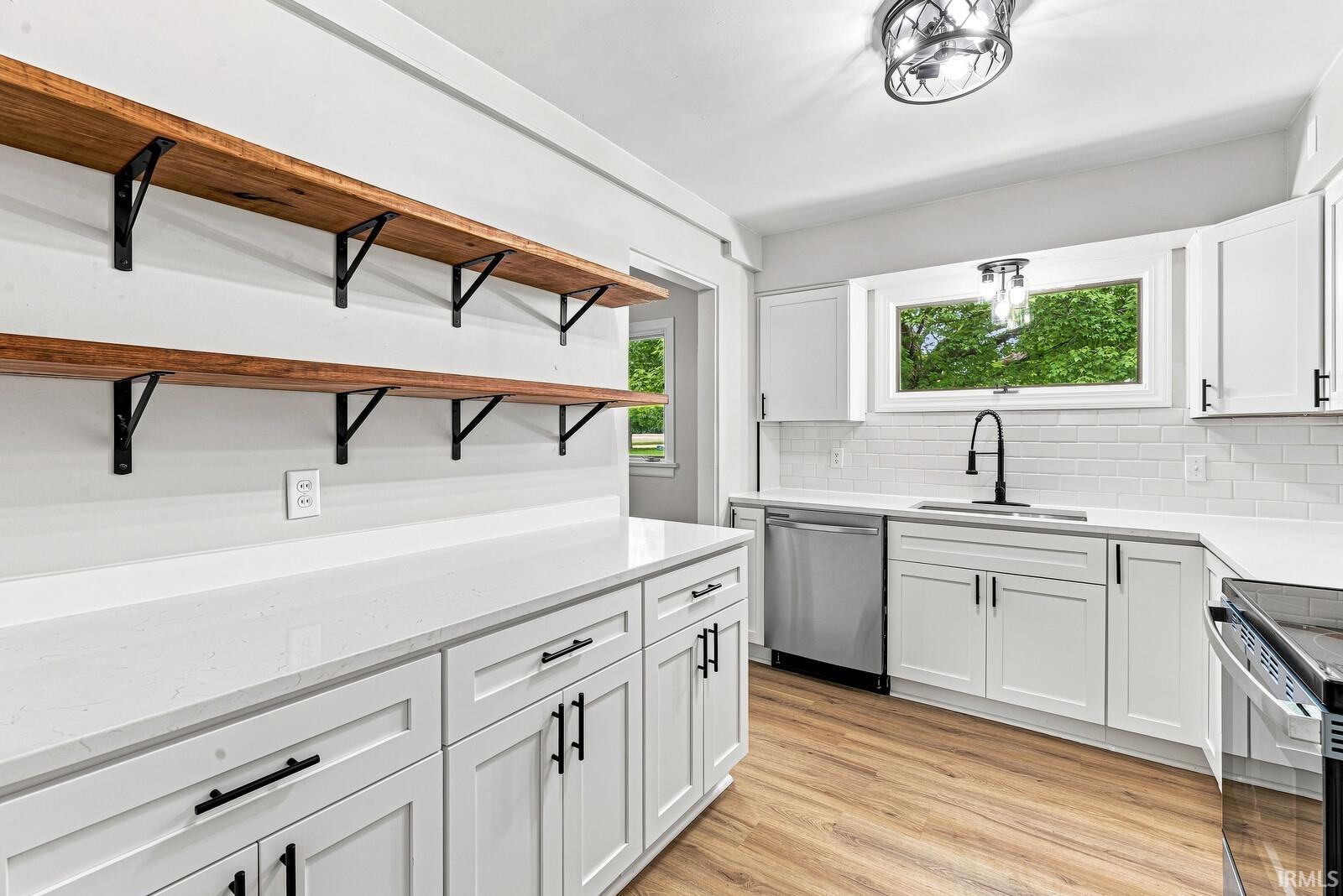 102 S Greenlawn Avenue