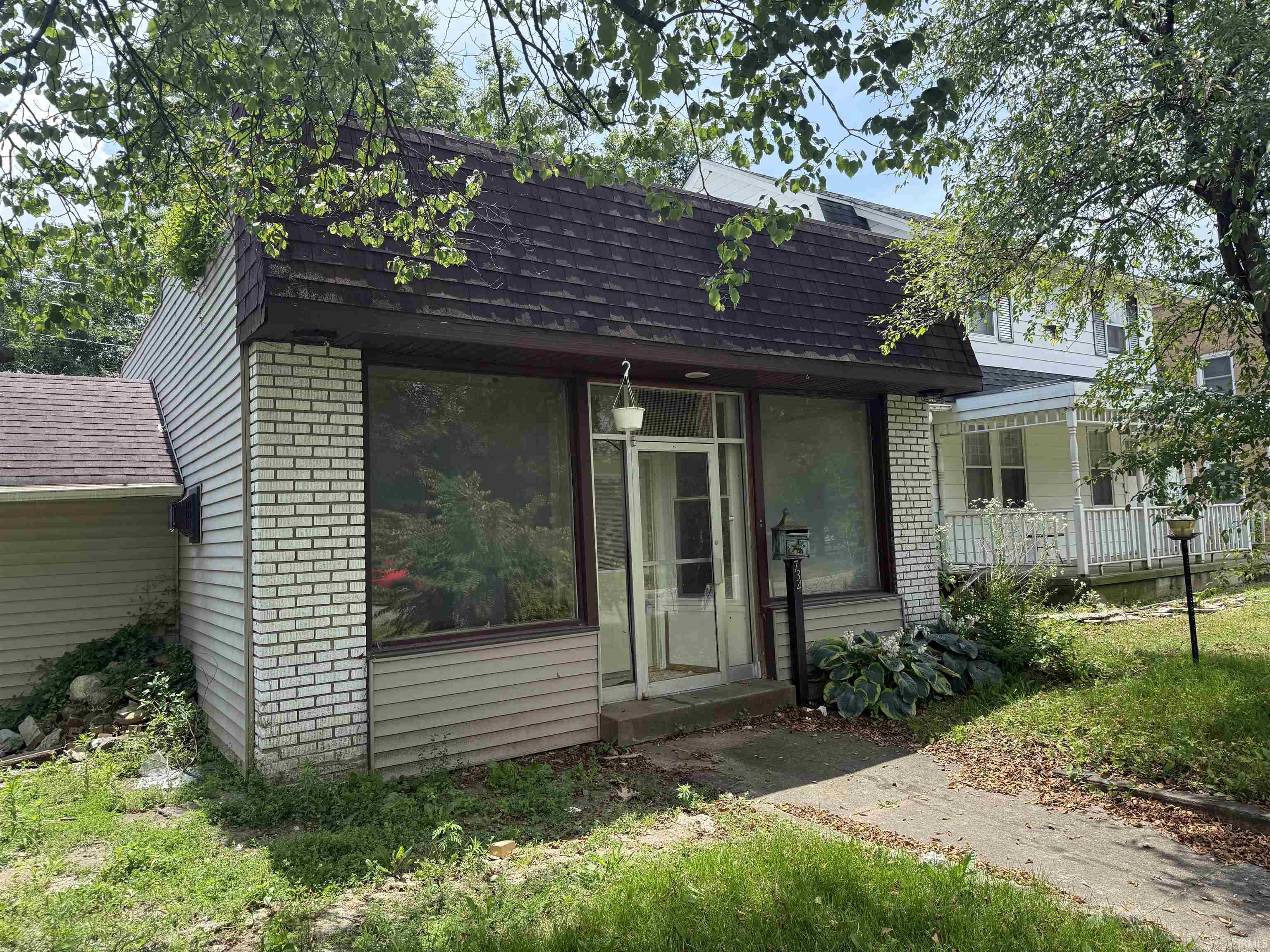 734 E Ewing Avenue