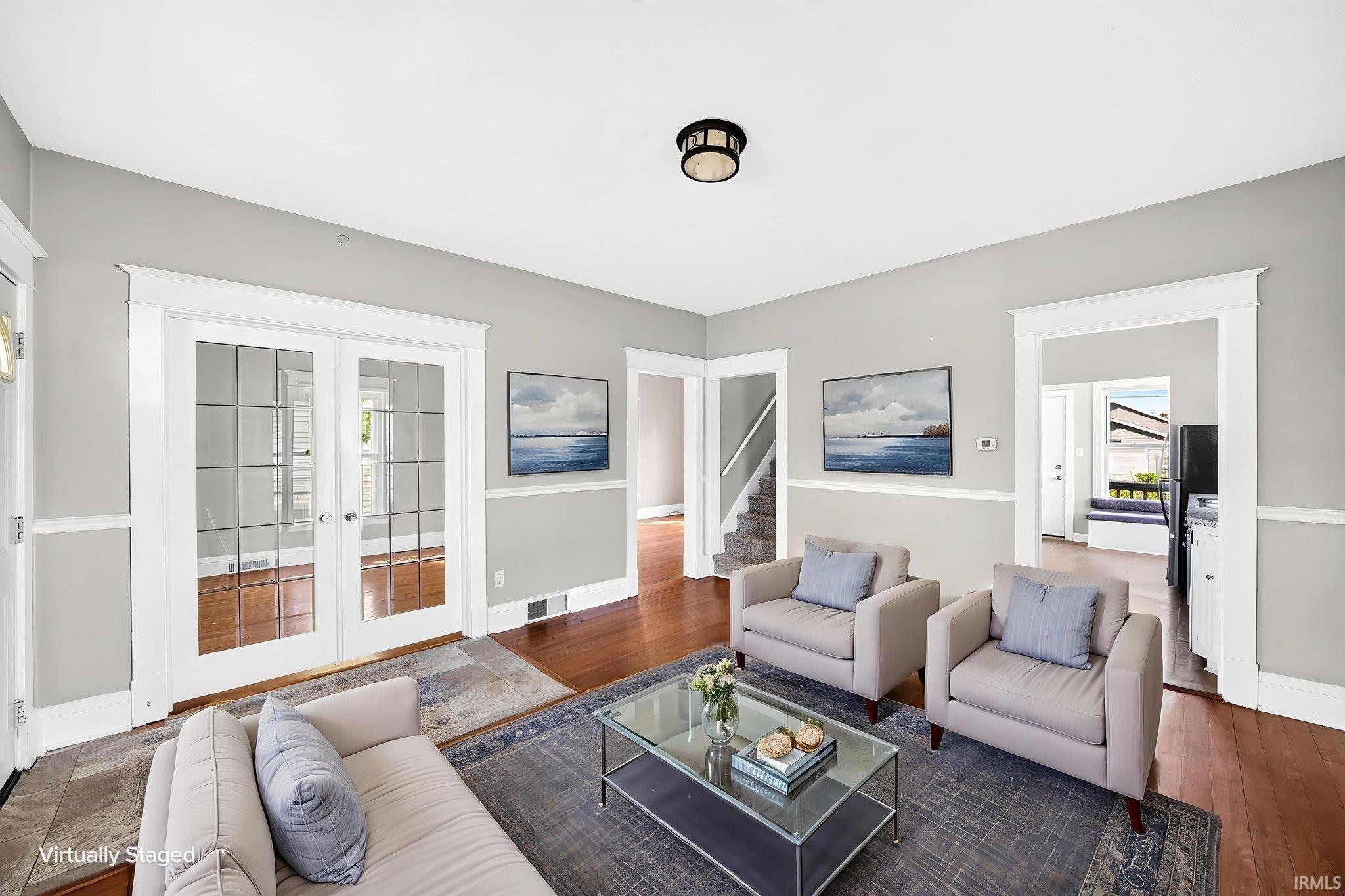 322 W 10th Street
