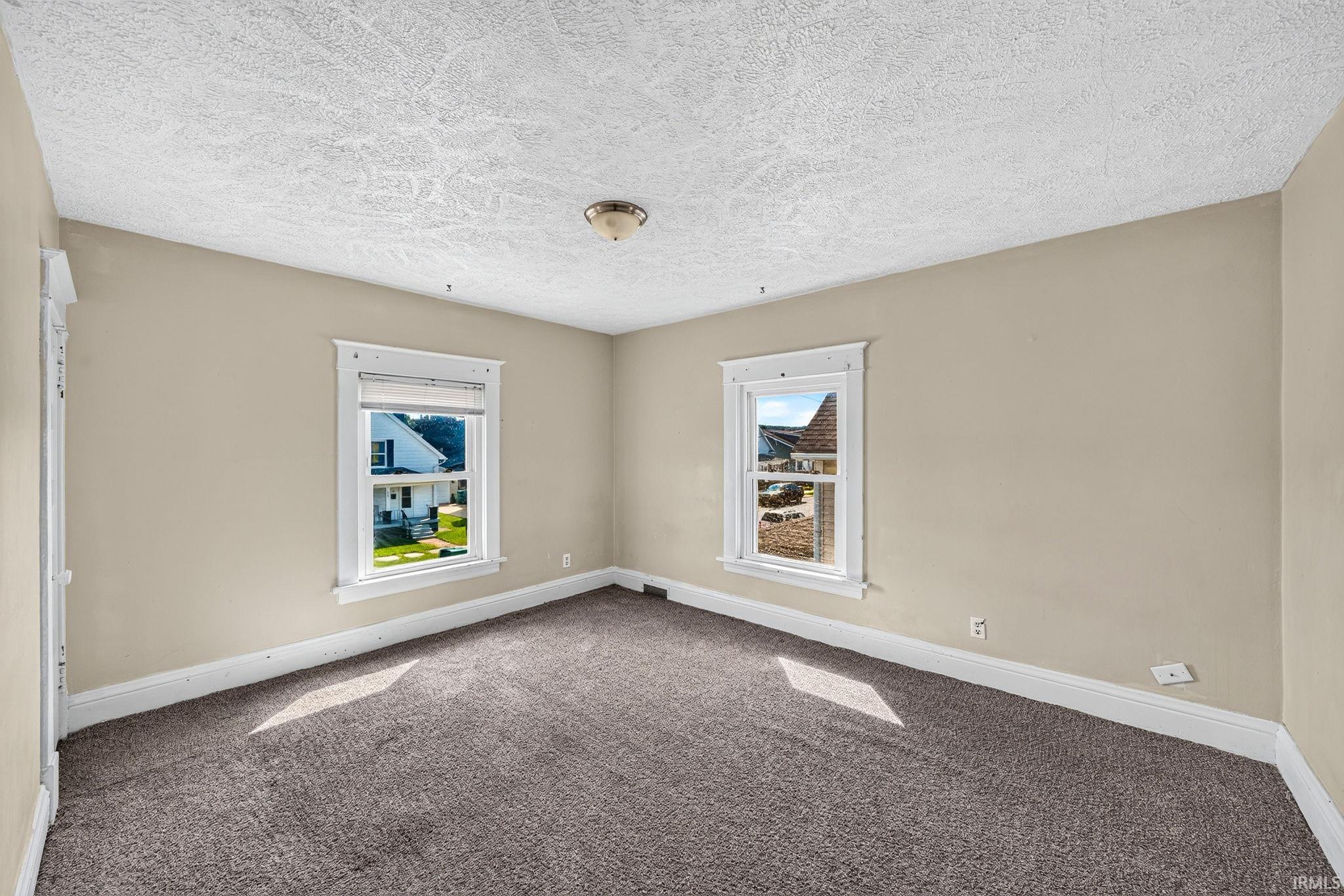 322 W 10th Street