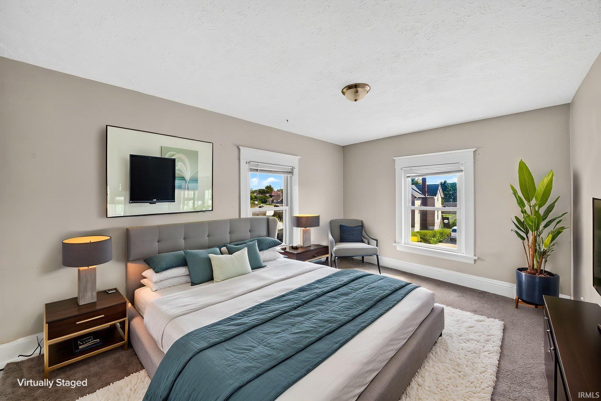 322 W 10th Street