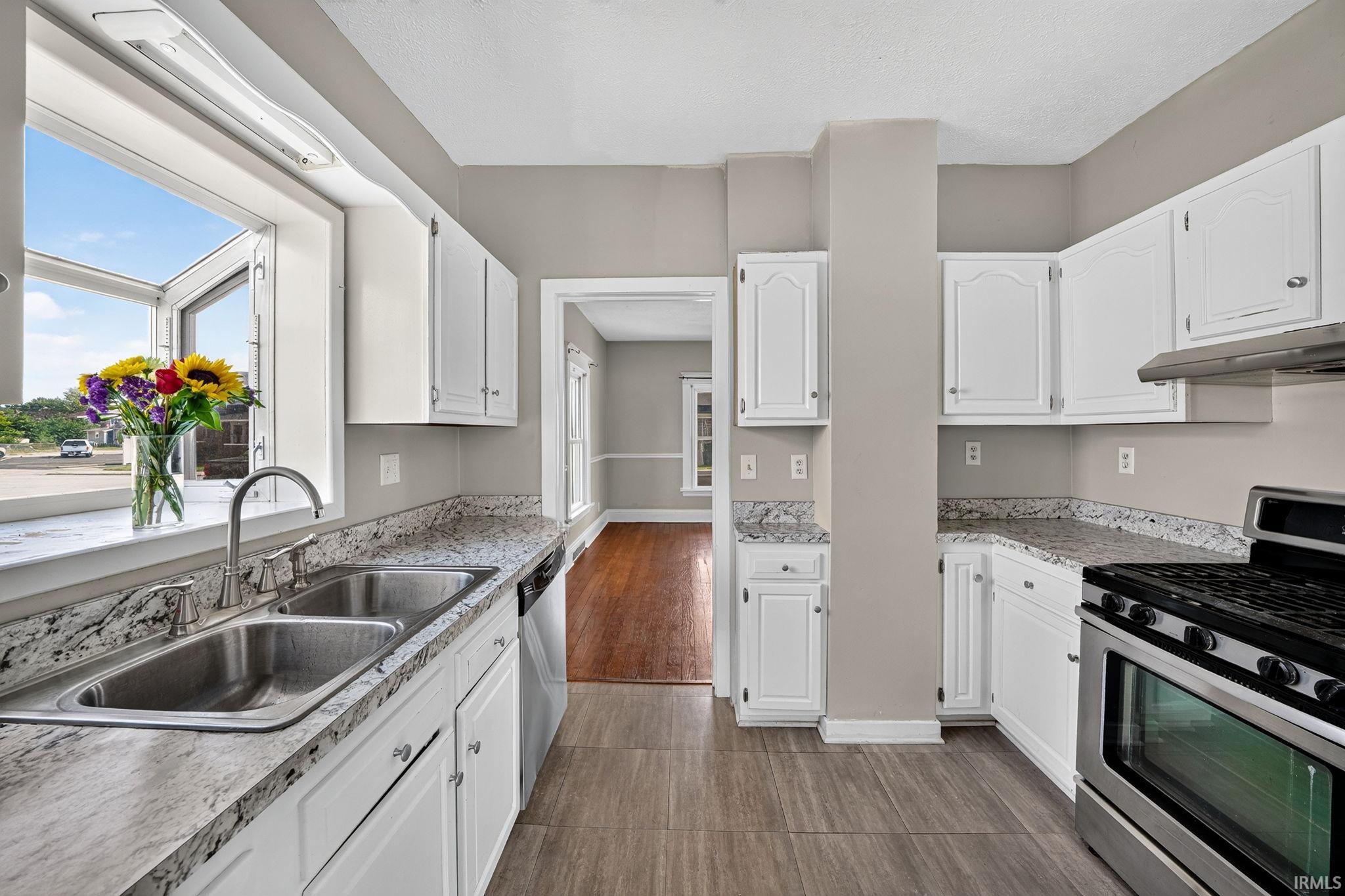 322 W 10th Street