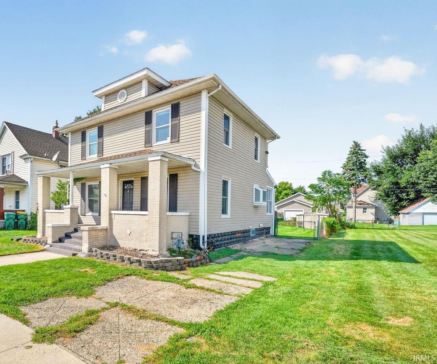 322 W 10th Street