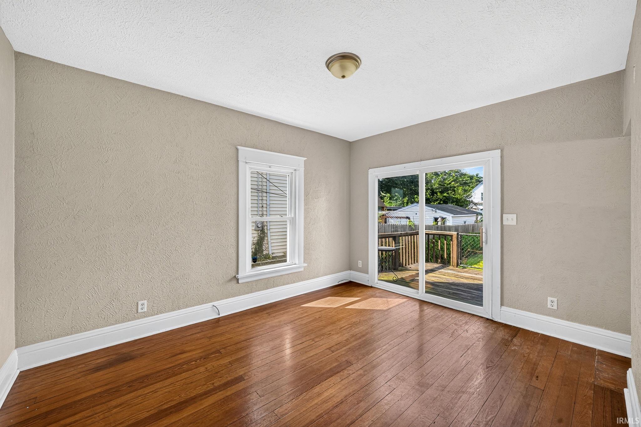 322 W 10th Street
