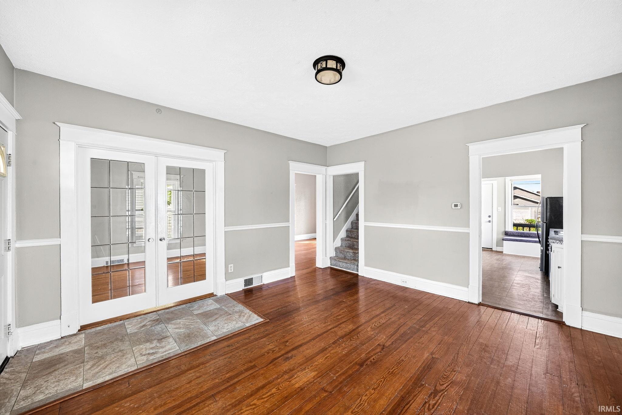 322 W 10th Street