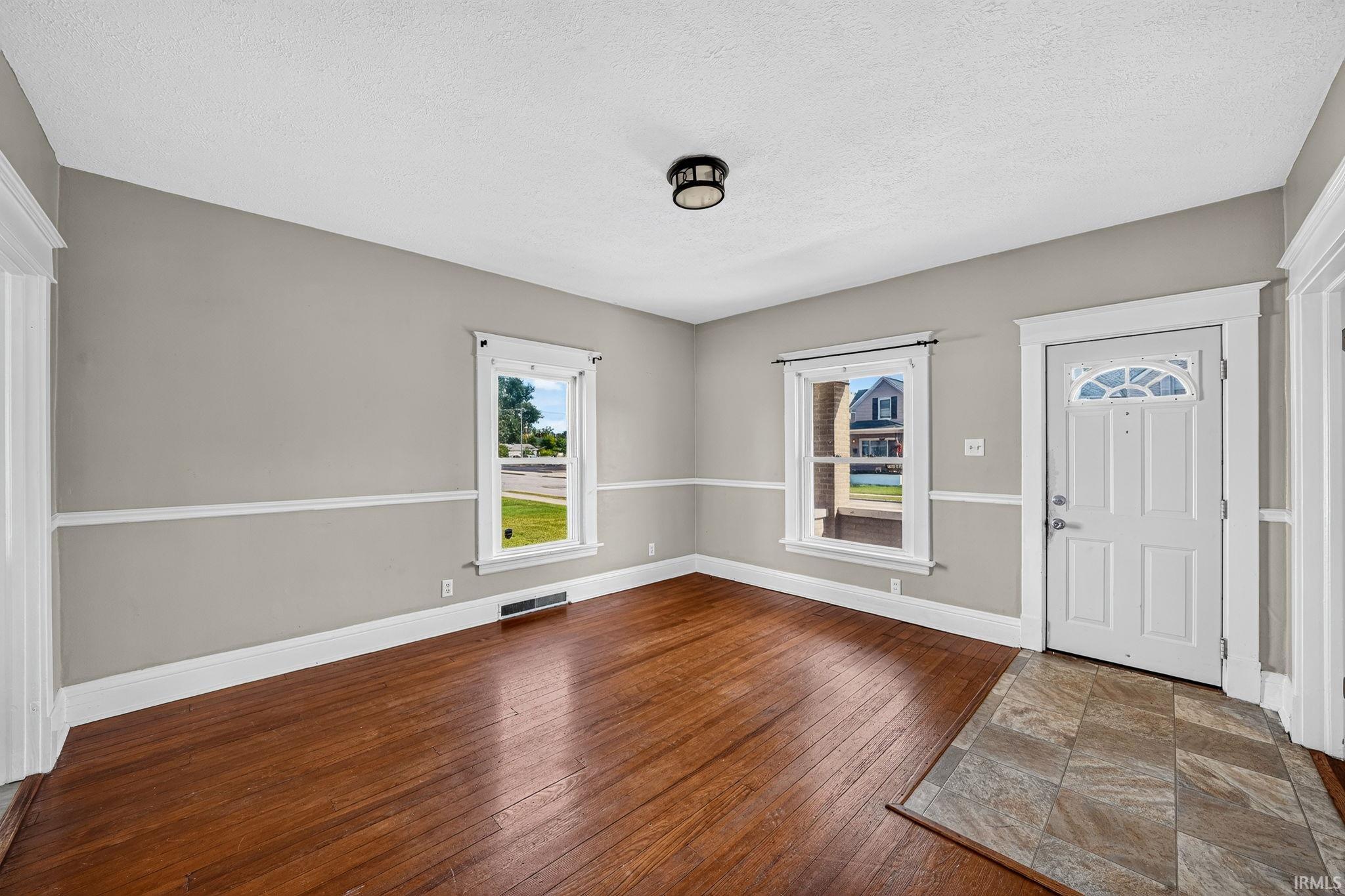 322 W 10th Street