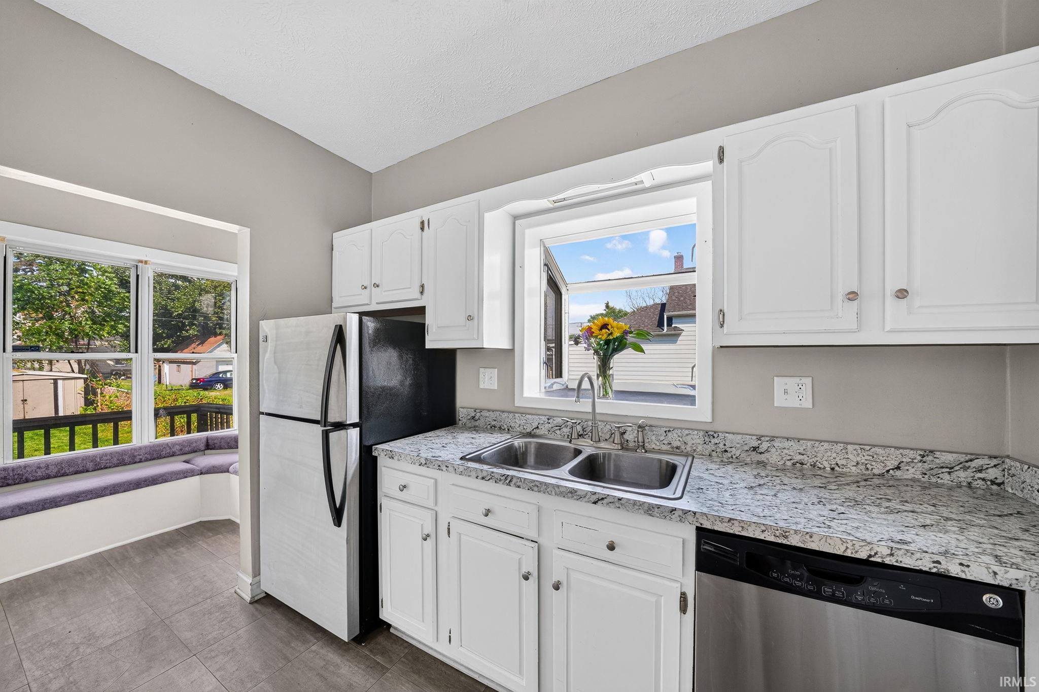 322 W 10th Street