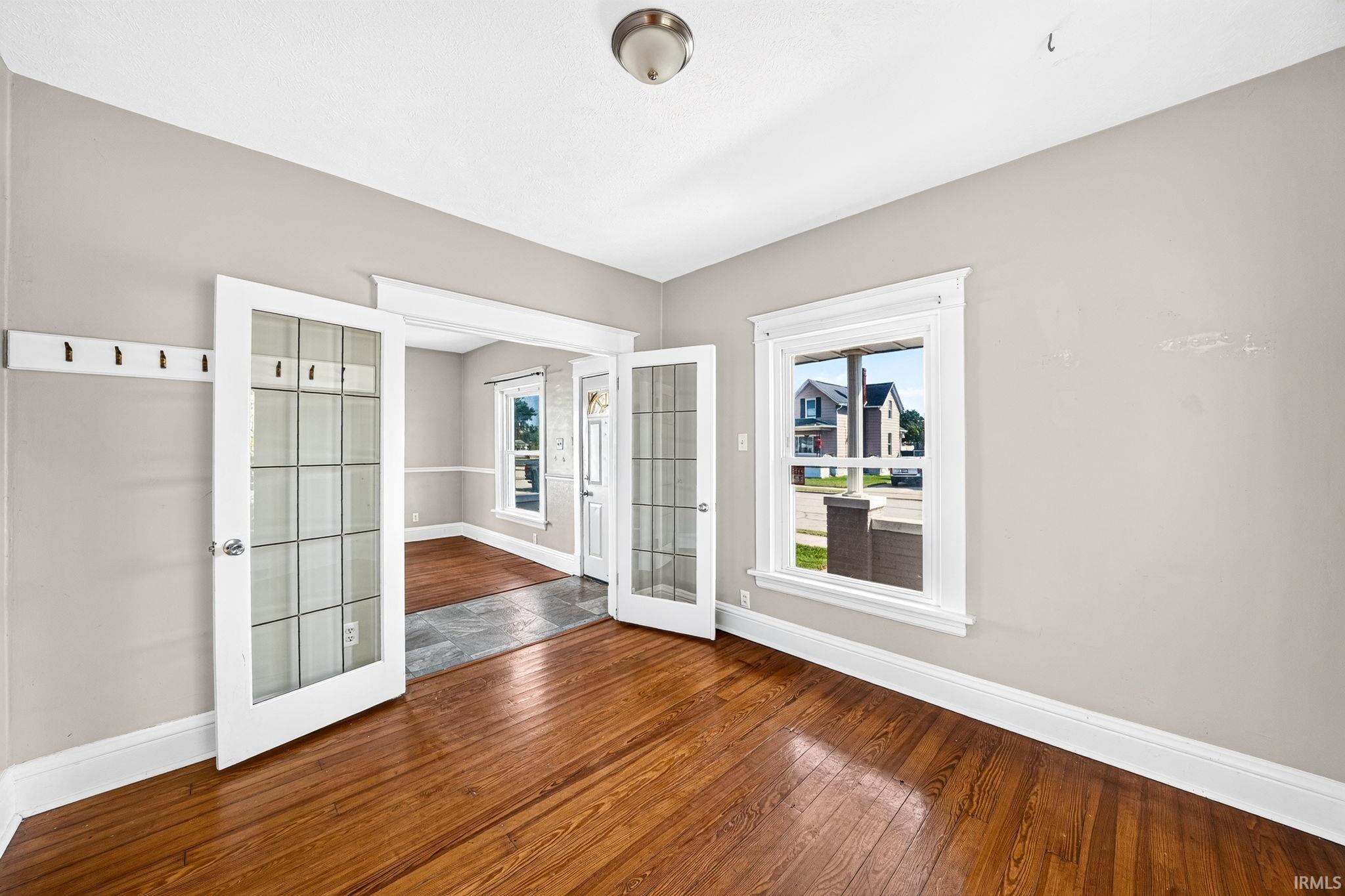 322 W 10th Street