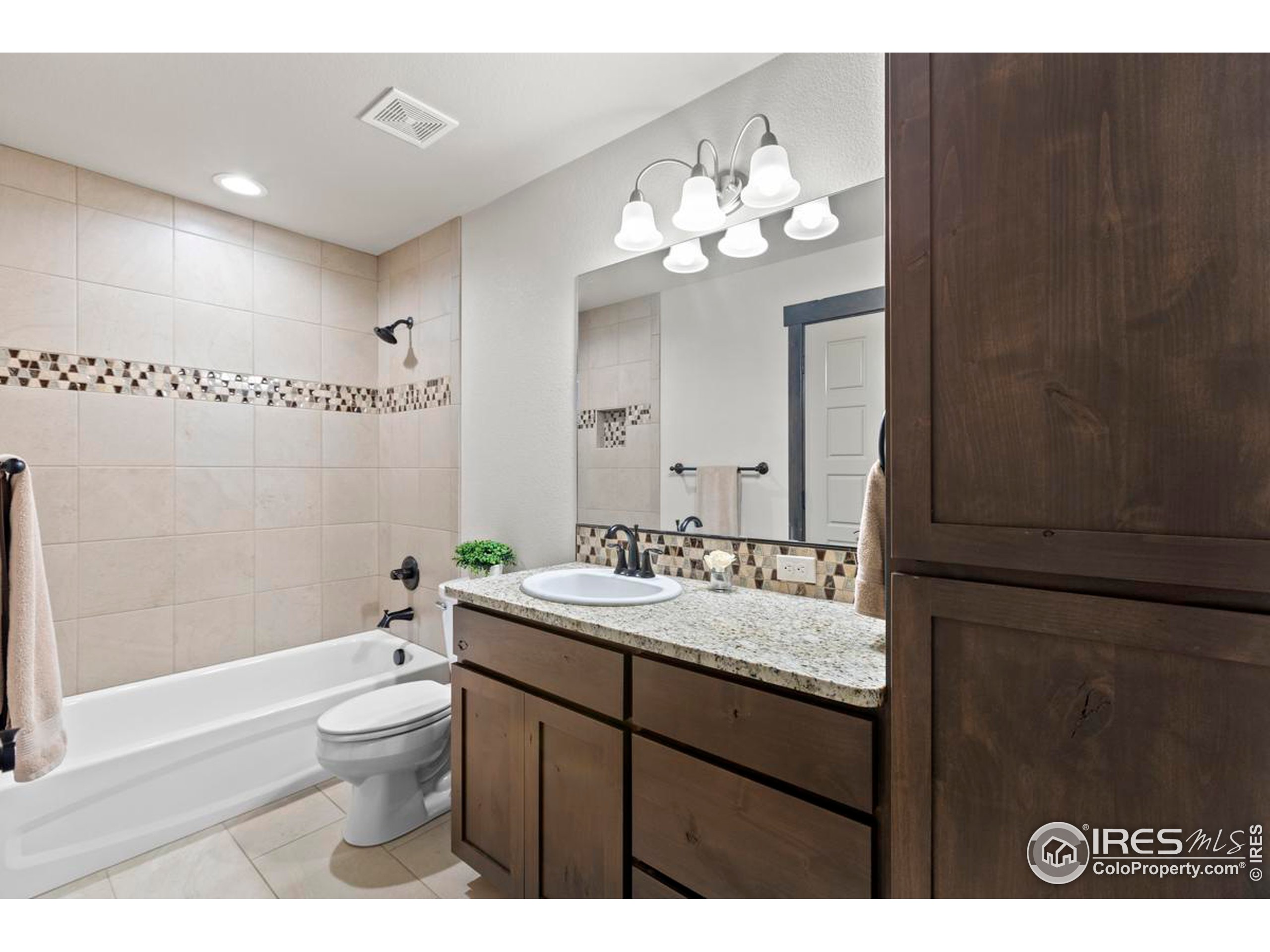 3948 Avenida del Sol Dr