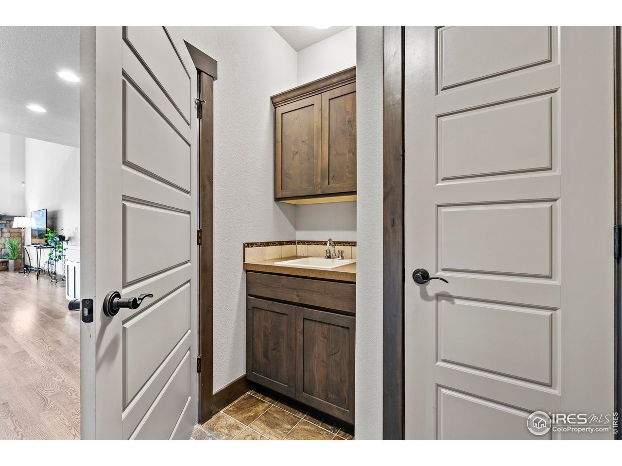 3948 Avenida del Sol Dr