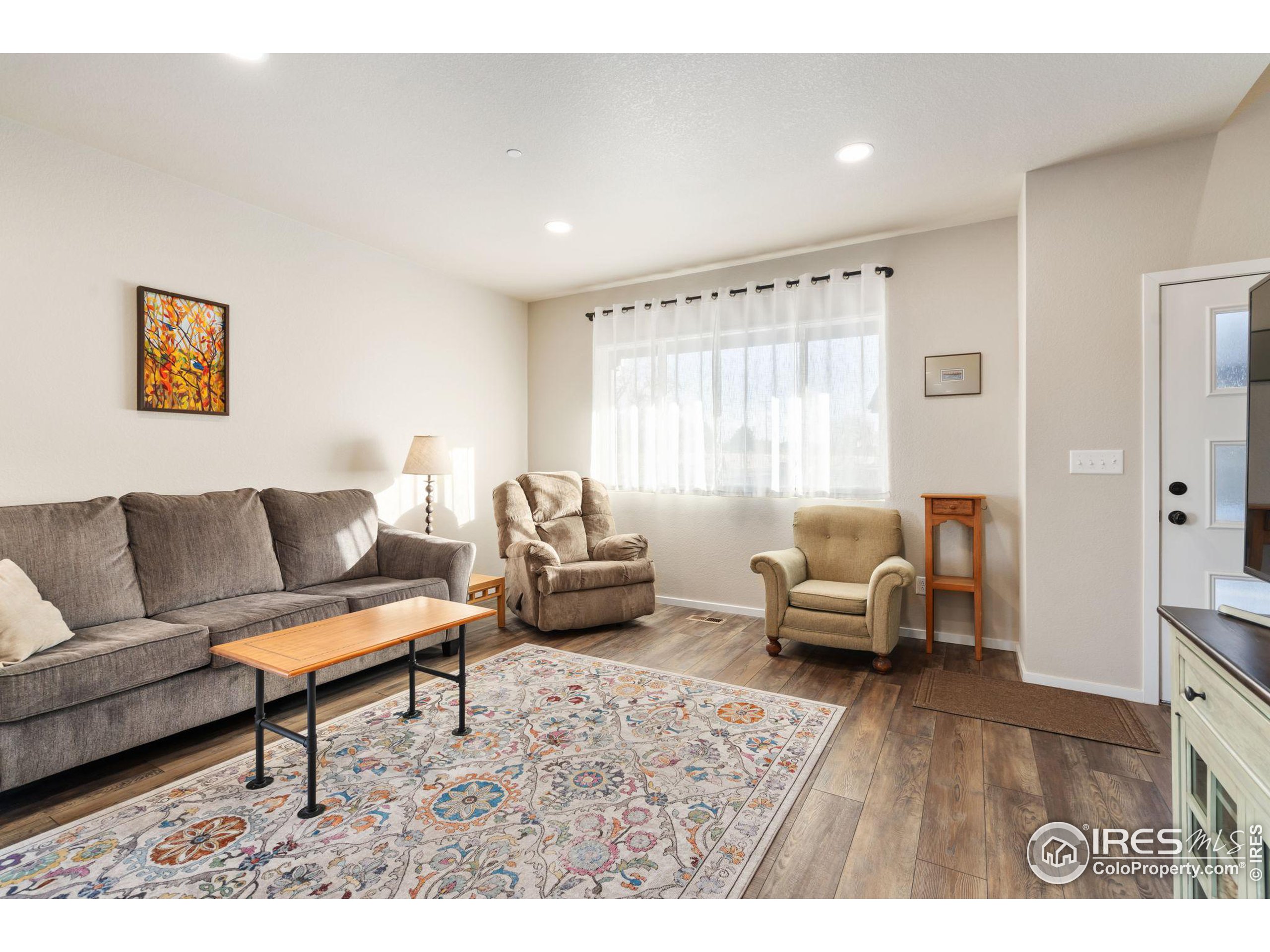 2944 Barnstormer St 6