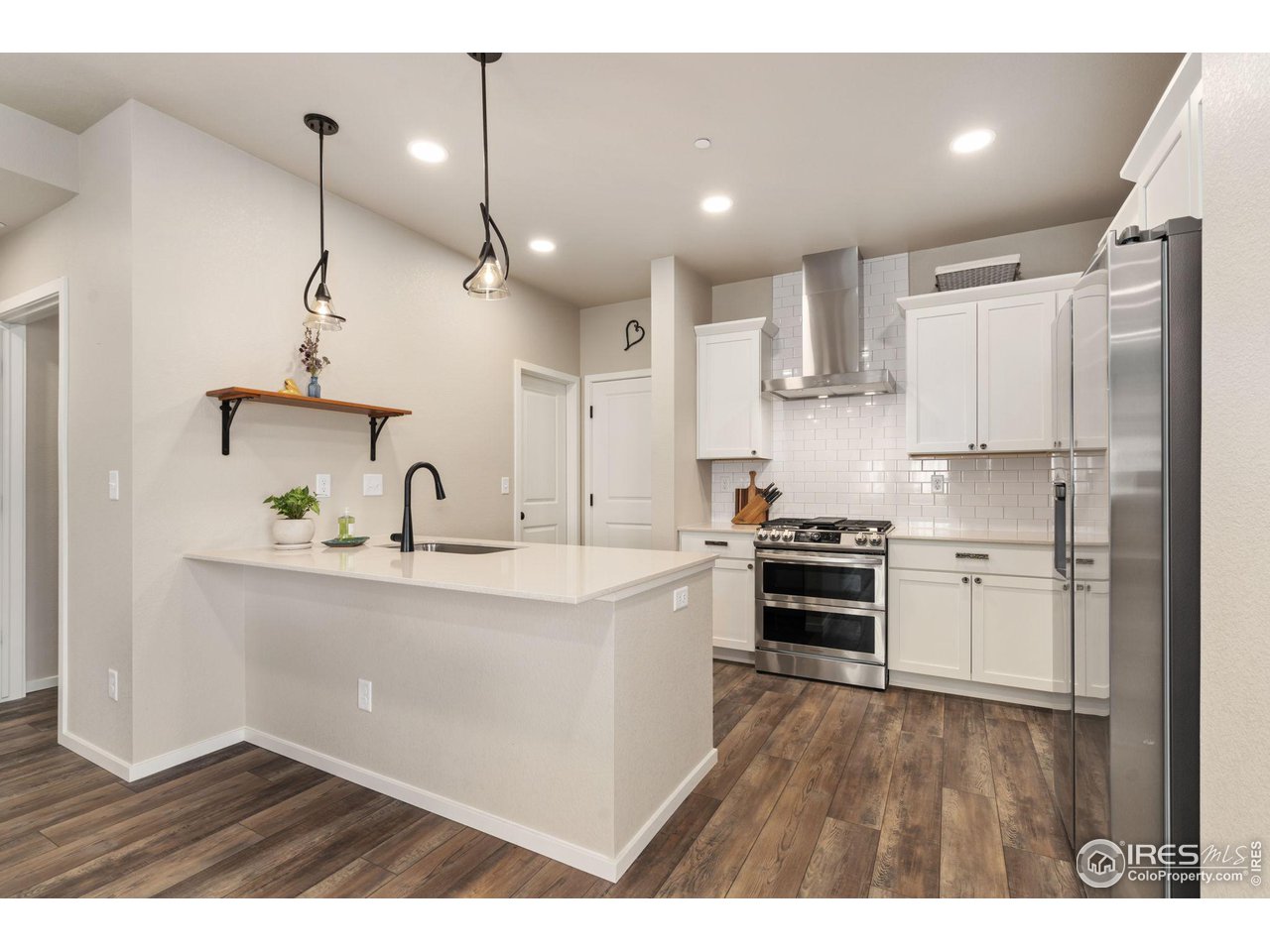 2944 Barnstormer St 6